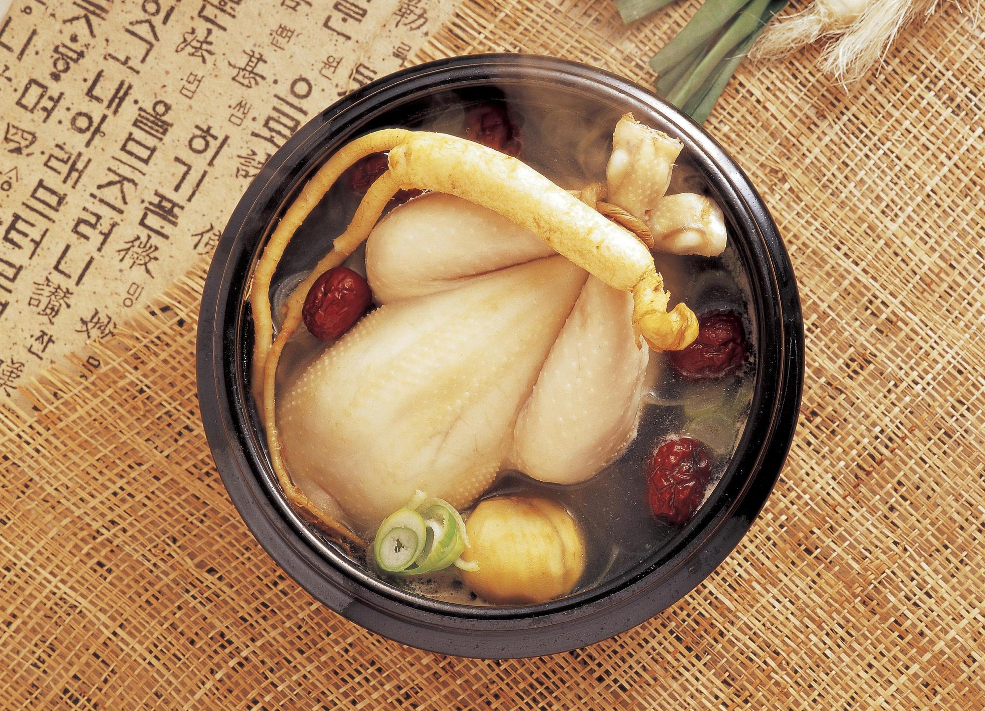 參雞湯是著名的韓國料理。（東方IC）