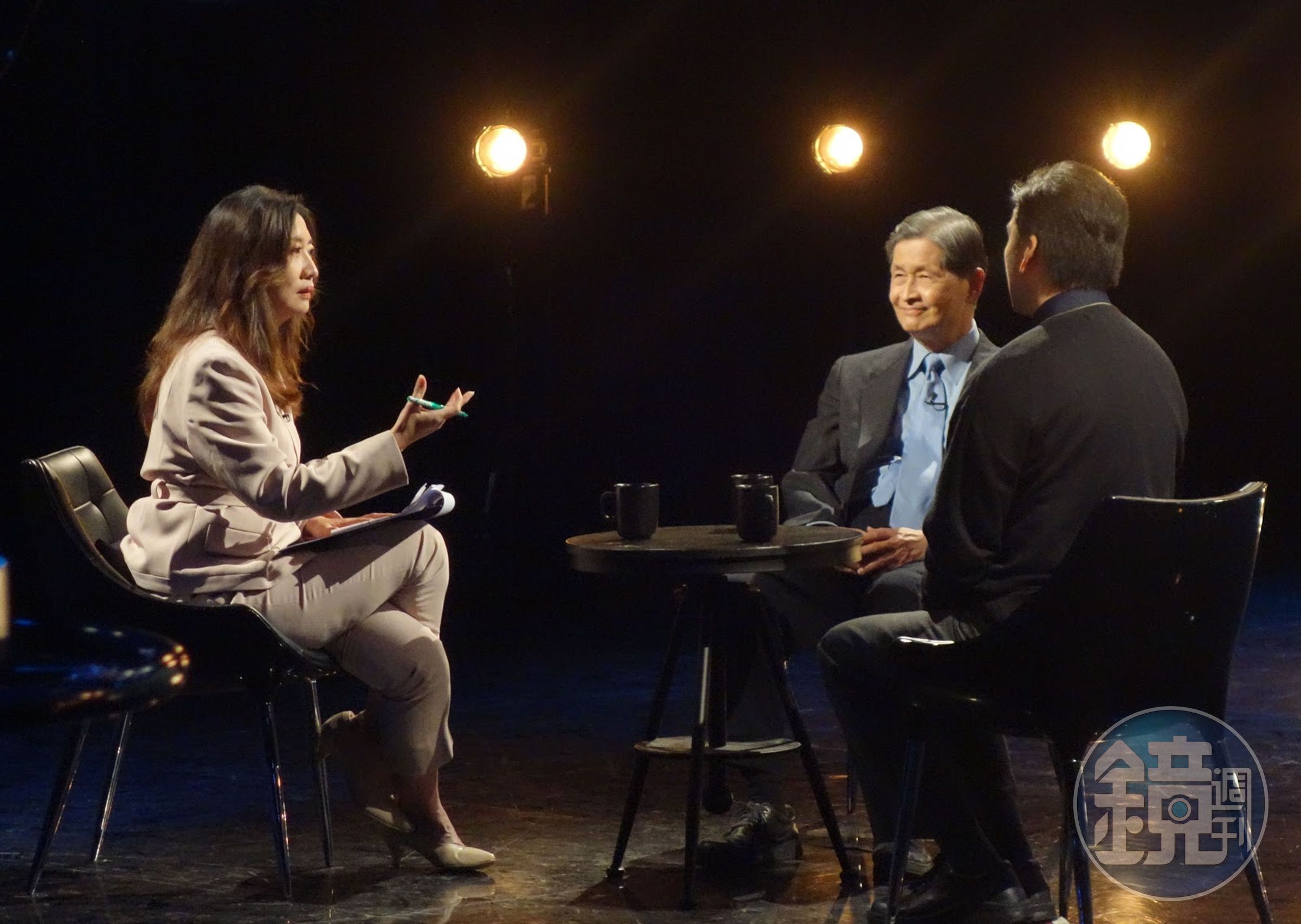 《公視主題之夜SHOW》映後論壇以《公權力，你在保護誰？》為題，邀請精神科醫師鄧惠文（左）、法律扶助基金會律師李秉宏（右）、台灣自閉症之父宋維村醫師（中）與談。（公視提供）