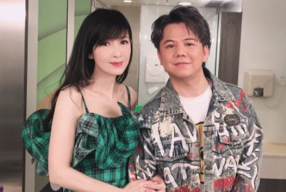 周慧敏的美照曝光以後，凍齡外貌讓網友們大呼「為什麼還可以這麼漂亮」。（翻攝自周慧敏IG）
