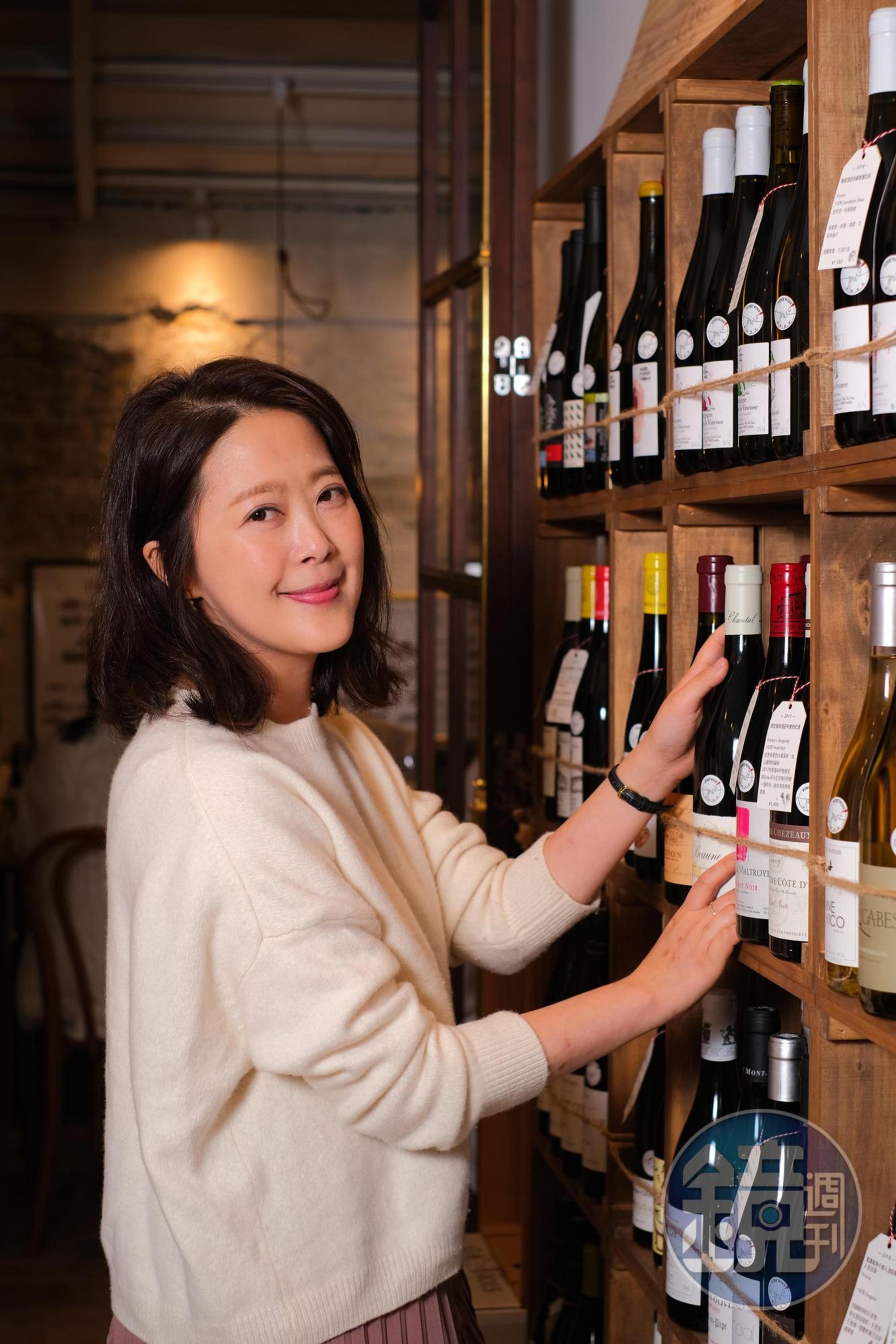 「璞斟酒窖Pure Wine」老闆施文宜的品味很好，在挑酒和氣氛營造上都能看得出用心。