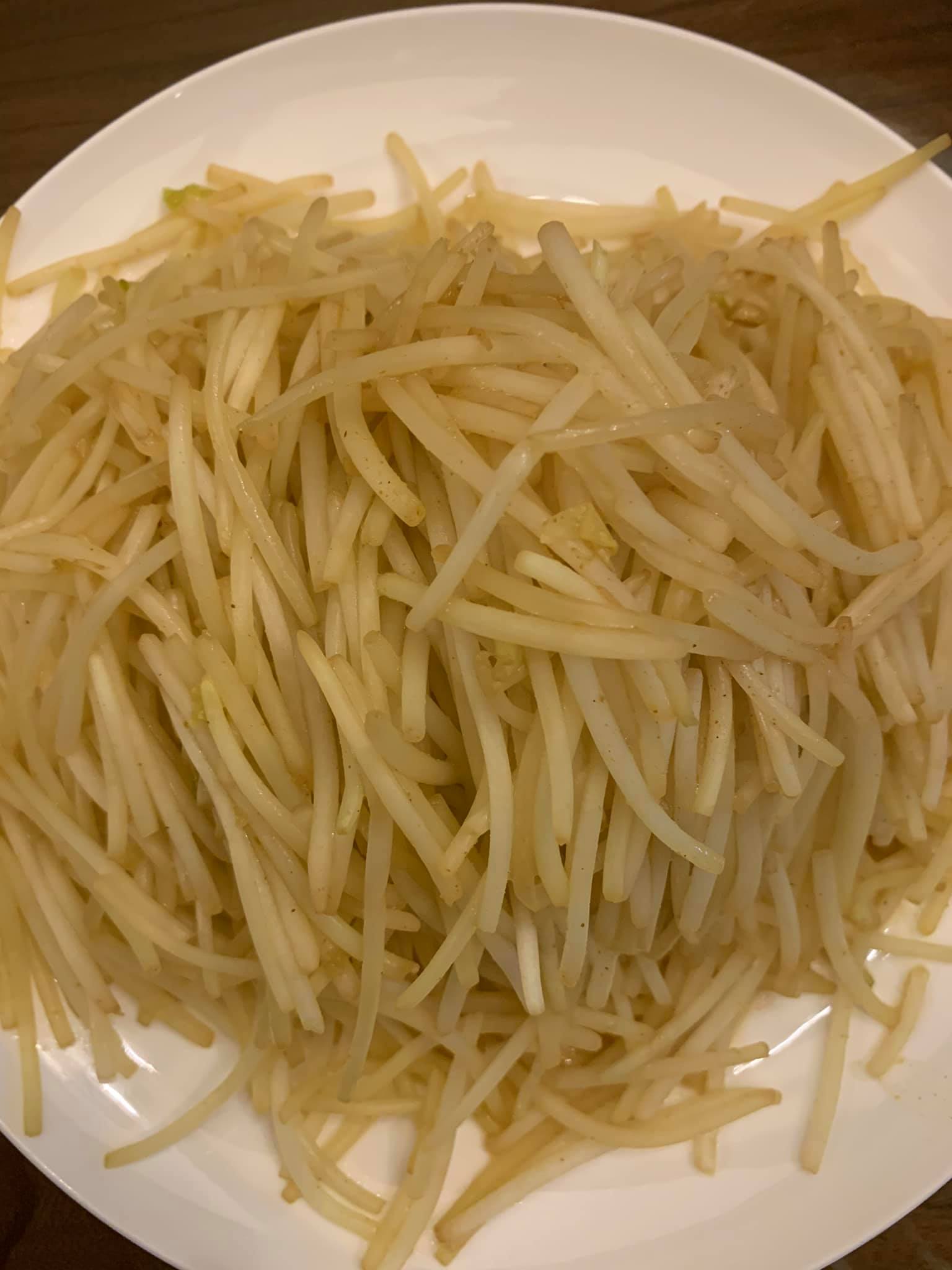 炒咖哩銀芽（如意），這是基隆口味。