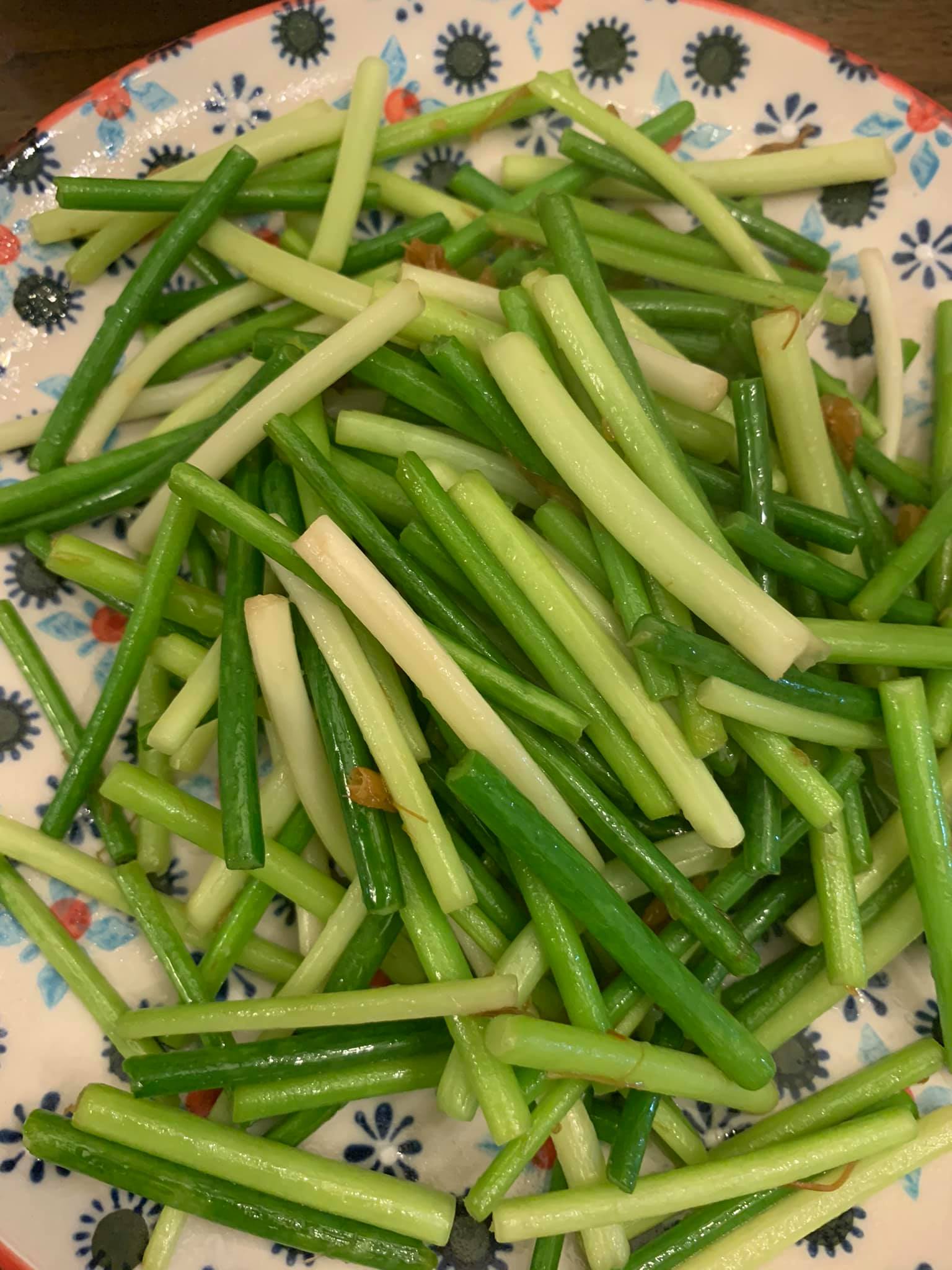 蒜苔（生意興隆）。