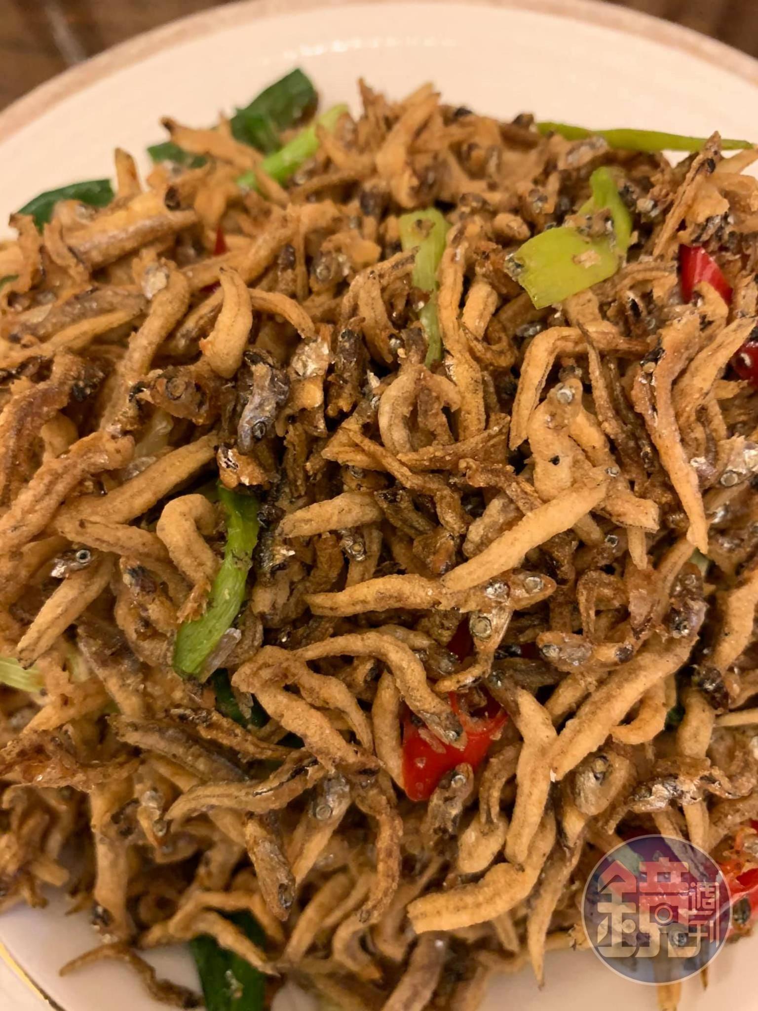 取代饊子的小魚乾（年年有餘）。