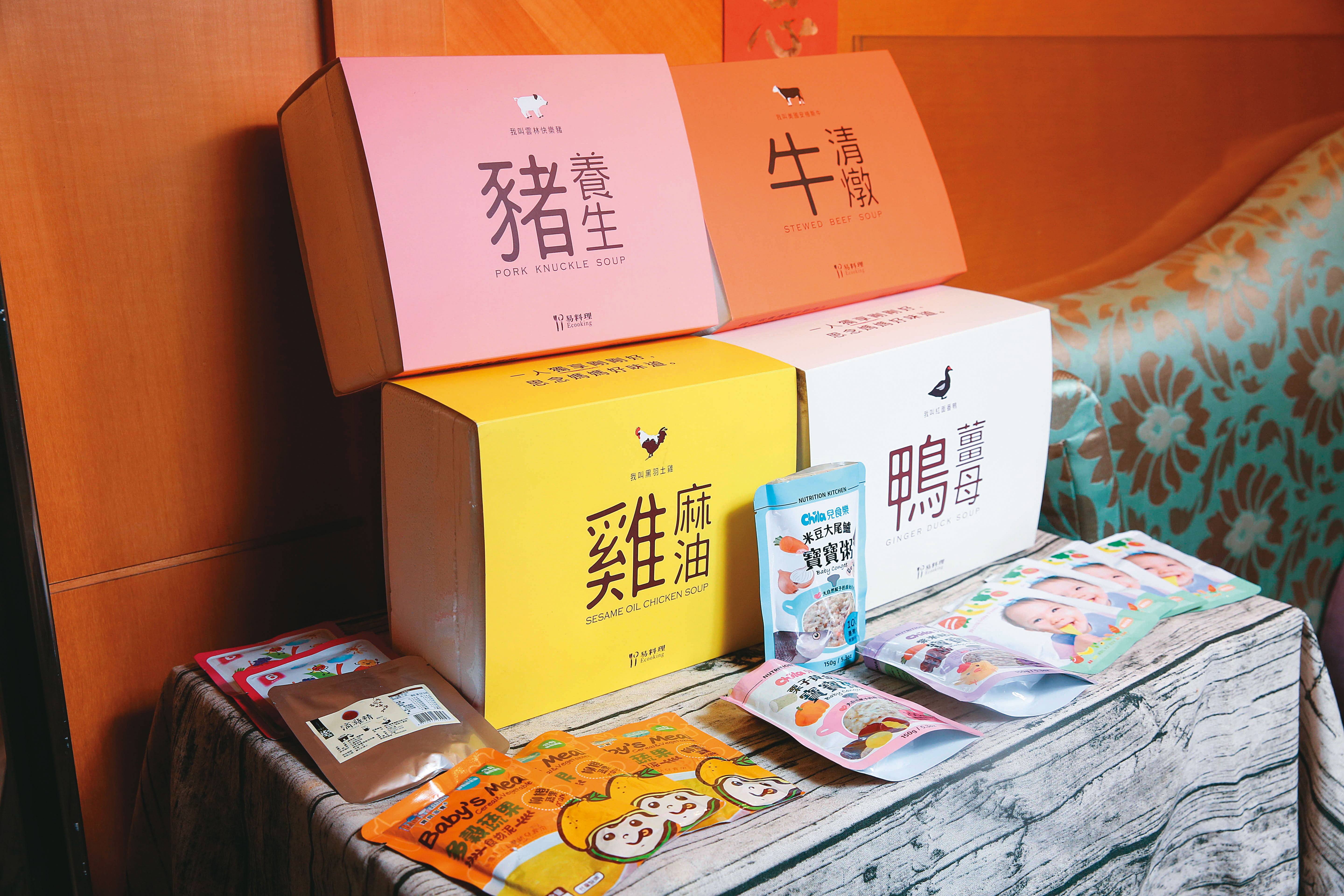 了幫其他品牌研發、代工，冠廚近年也創立品牌「易料理」，推出桌菜禮盒等產品。