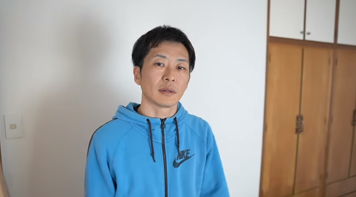 「千春」的真面目是一個有老婆的37歲男性,讓粉絲幻滅訂閱數瞬間下滑。(翻攝自YouTube頻道:むね肉ちはる)