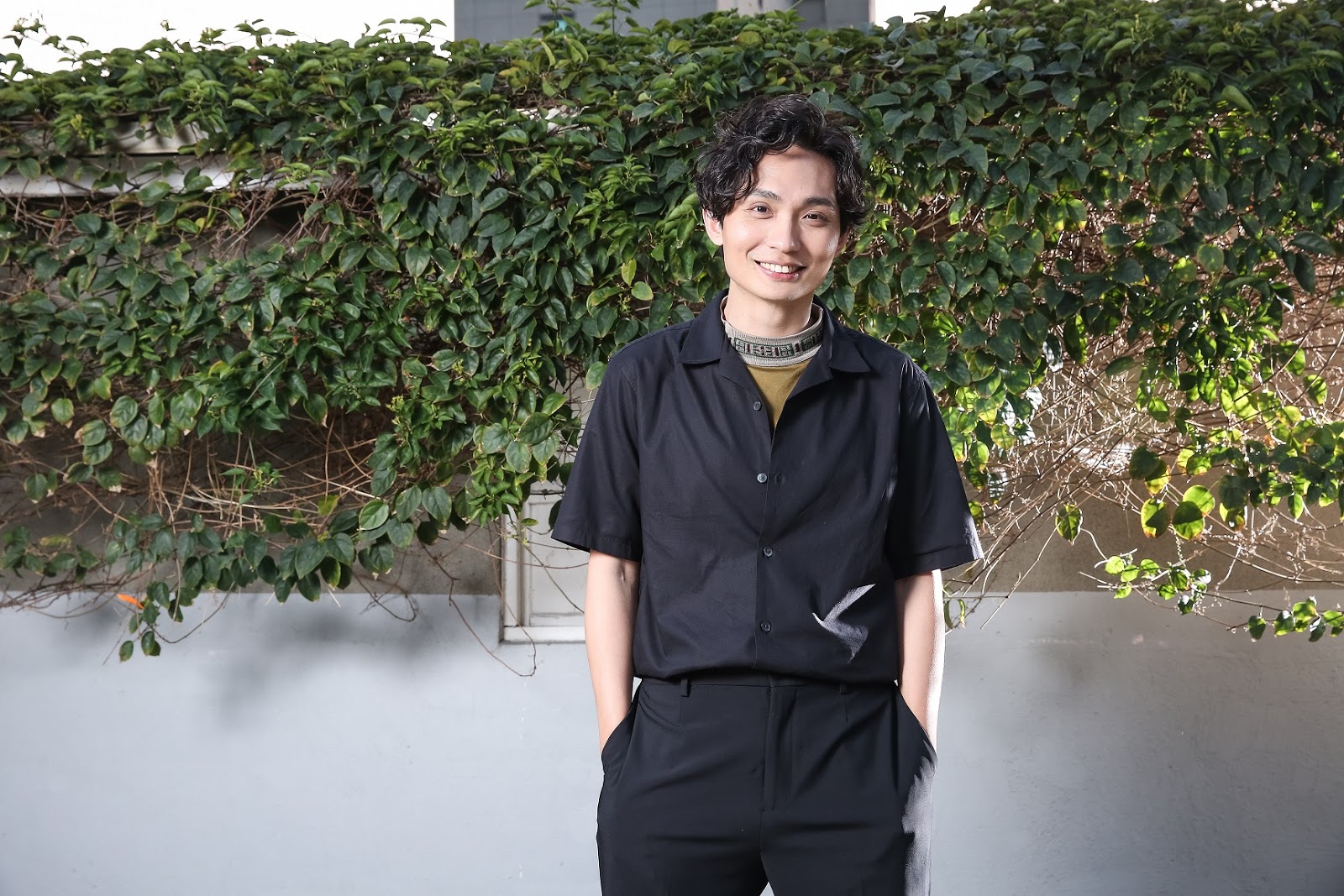 拍過許多敘事型MV的導演殷振豪最近推出首度執導的電影《當男人戀愛時》。