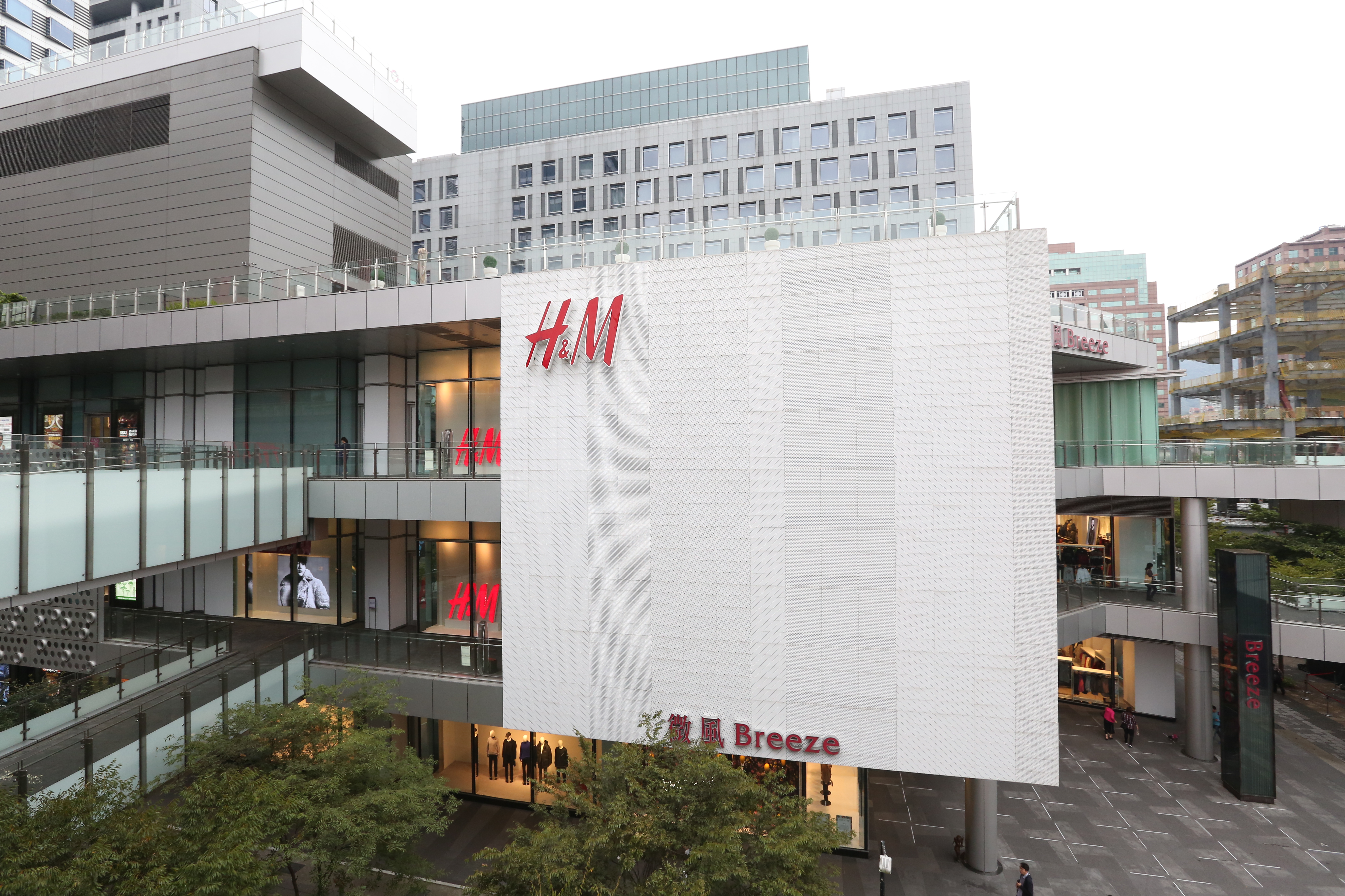 H&M最新聲明對新疆問題隻字未提。（示意圖，本刊資料照）