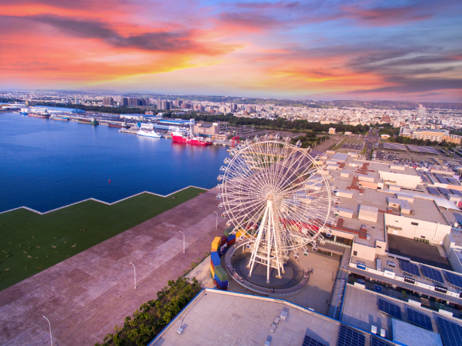 台中海線房價飆漲！受惠於三井OUTLET一期帶來人潮、二期如火如荼興建中、近百家企業進駐中港加工出口區/關連工業區，所創造的商機、工作機會帶動大台中的發展，讓１字頭房產即將絕跡。