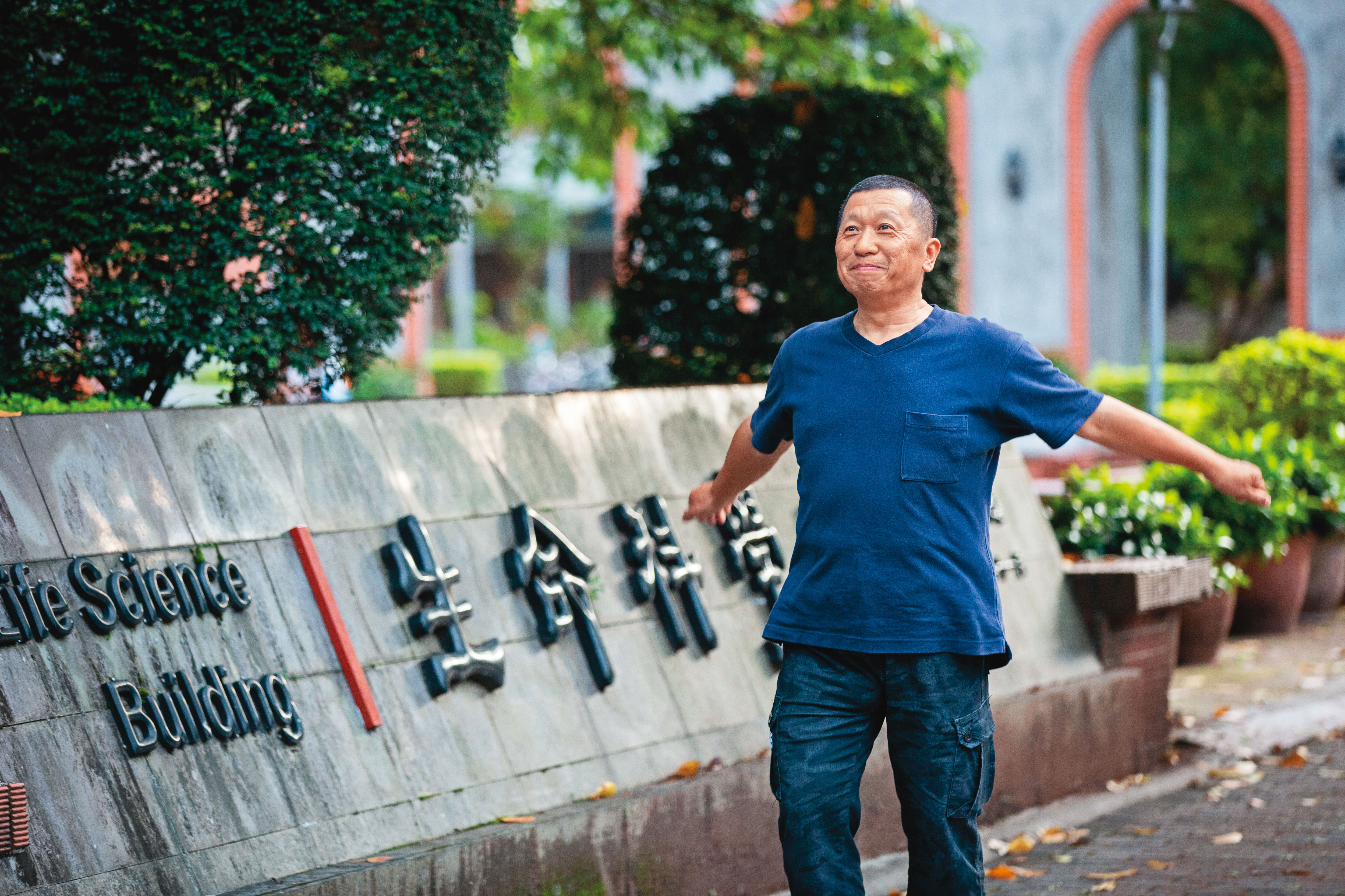 郭祥廈今年61歲了，是目前鯨豚協會裡最資深的成員，但他不是獸醫，也沒有生物背景，所有跟鯨豚有關的知識，都是在擱淺及解剖現場一一學來的。