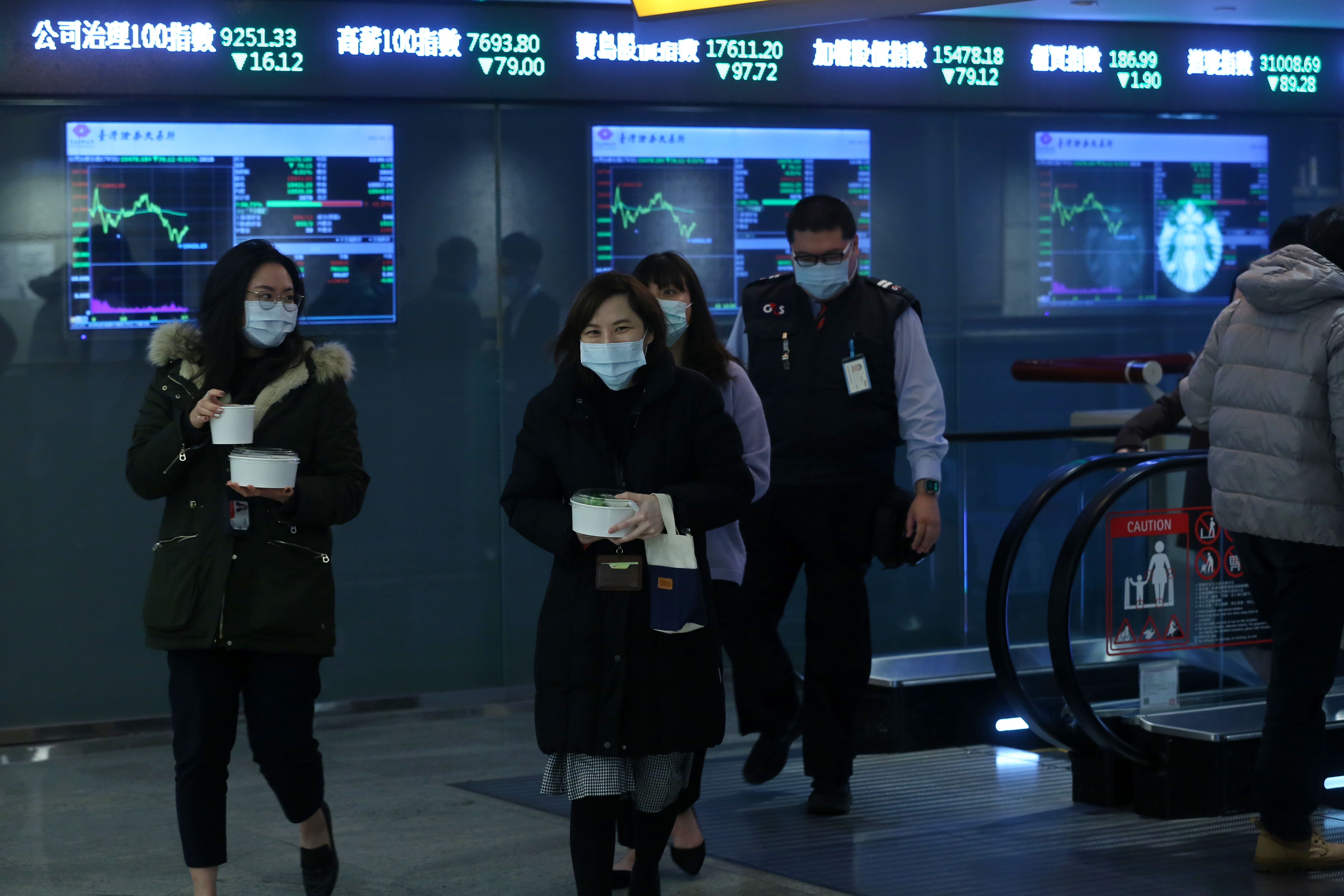 高股息ETF未必與退休族畫上等號，時下年輕人也掀起存ETF風潮。