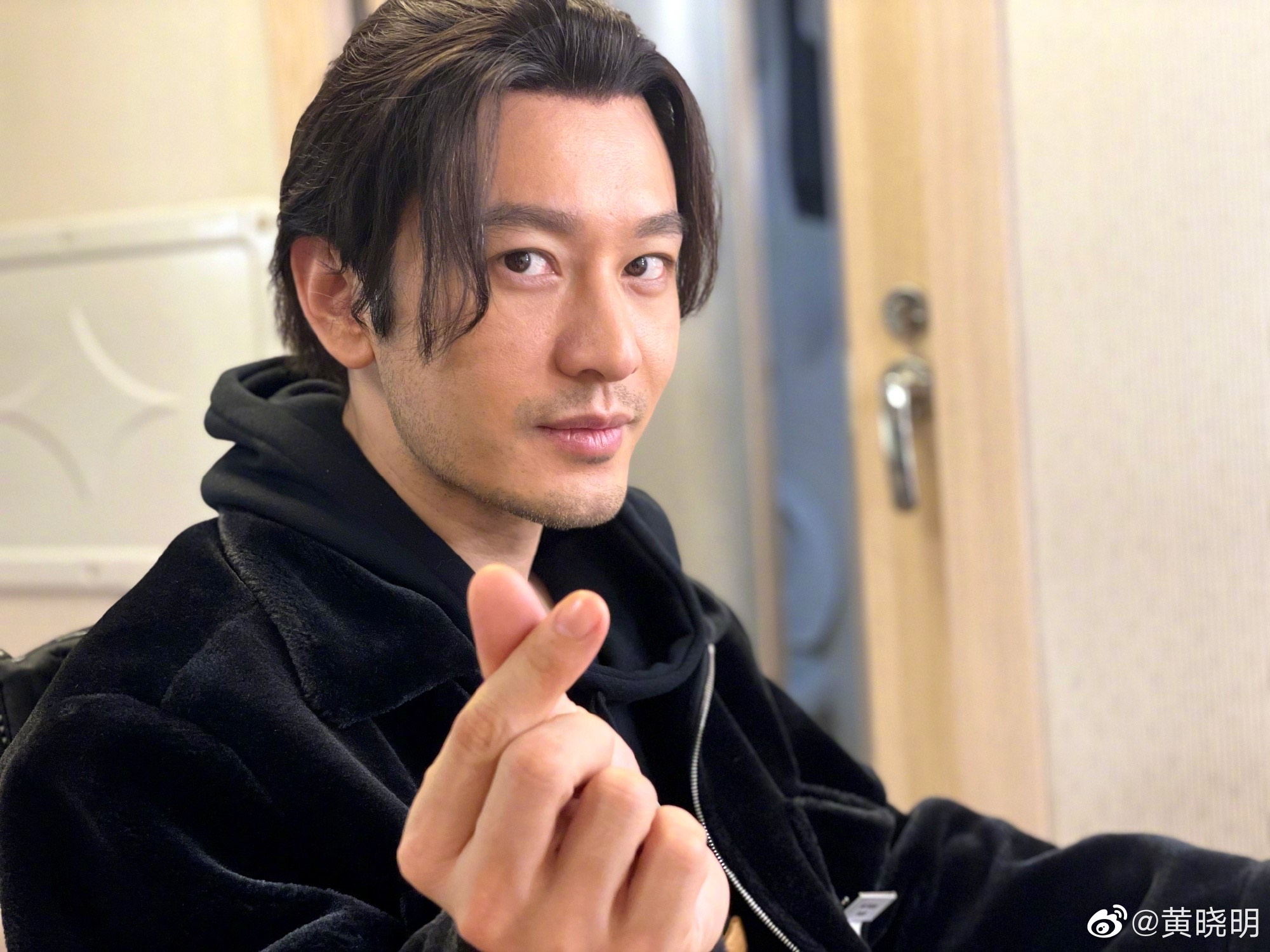 黃曉明為了新戲減重，卻讓健康亮紅燈。（翻攝自黃曉明微博）