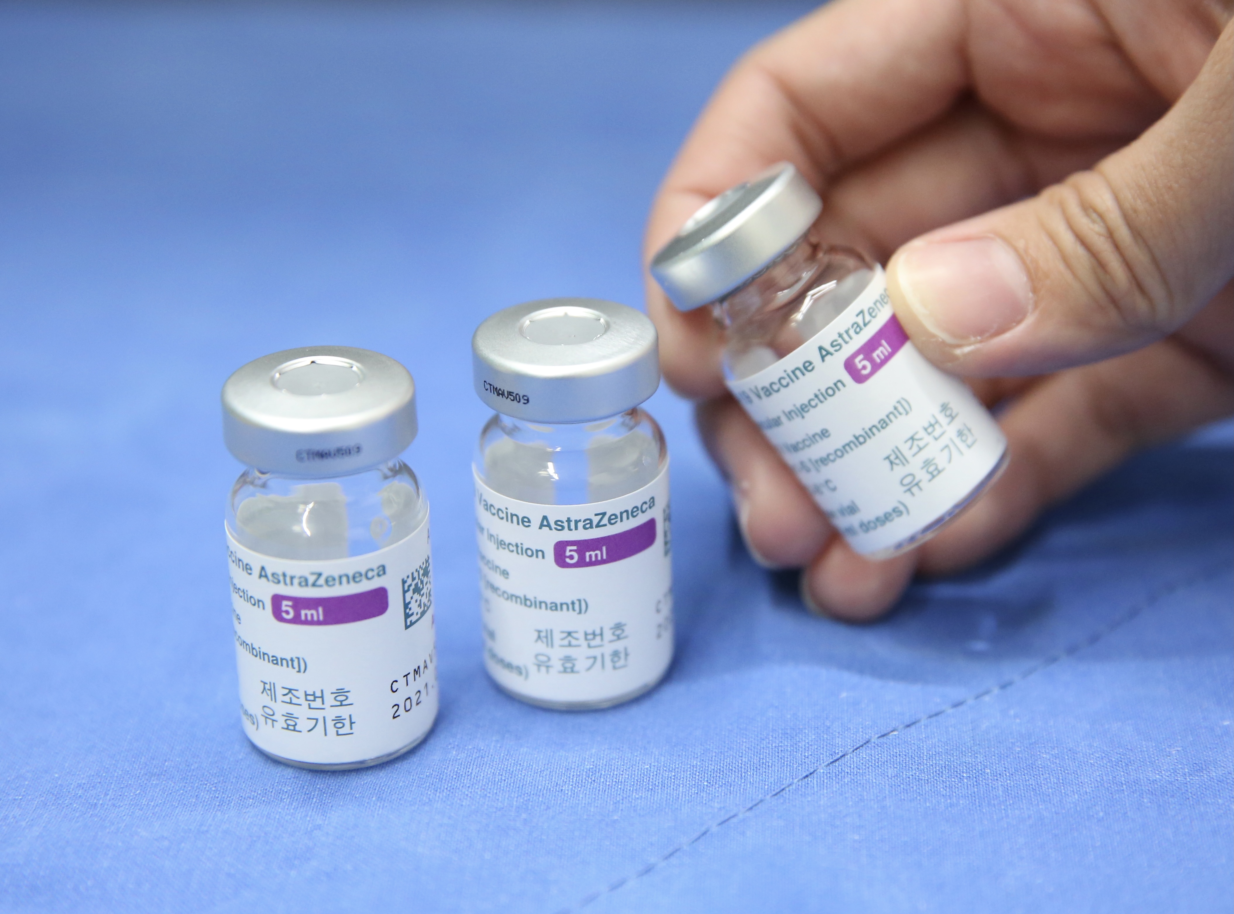 台灣自上月22日起開始施打AZ疫苗，不過至今許多人仍對施打疫苗有所畏懼。（本刊資料照）