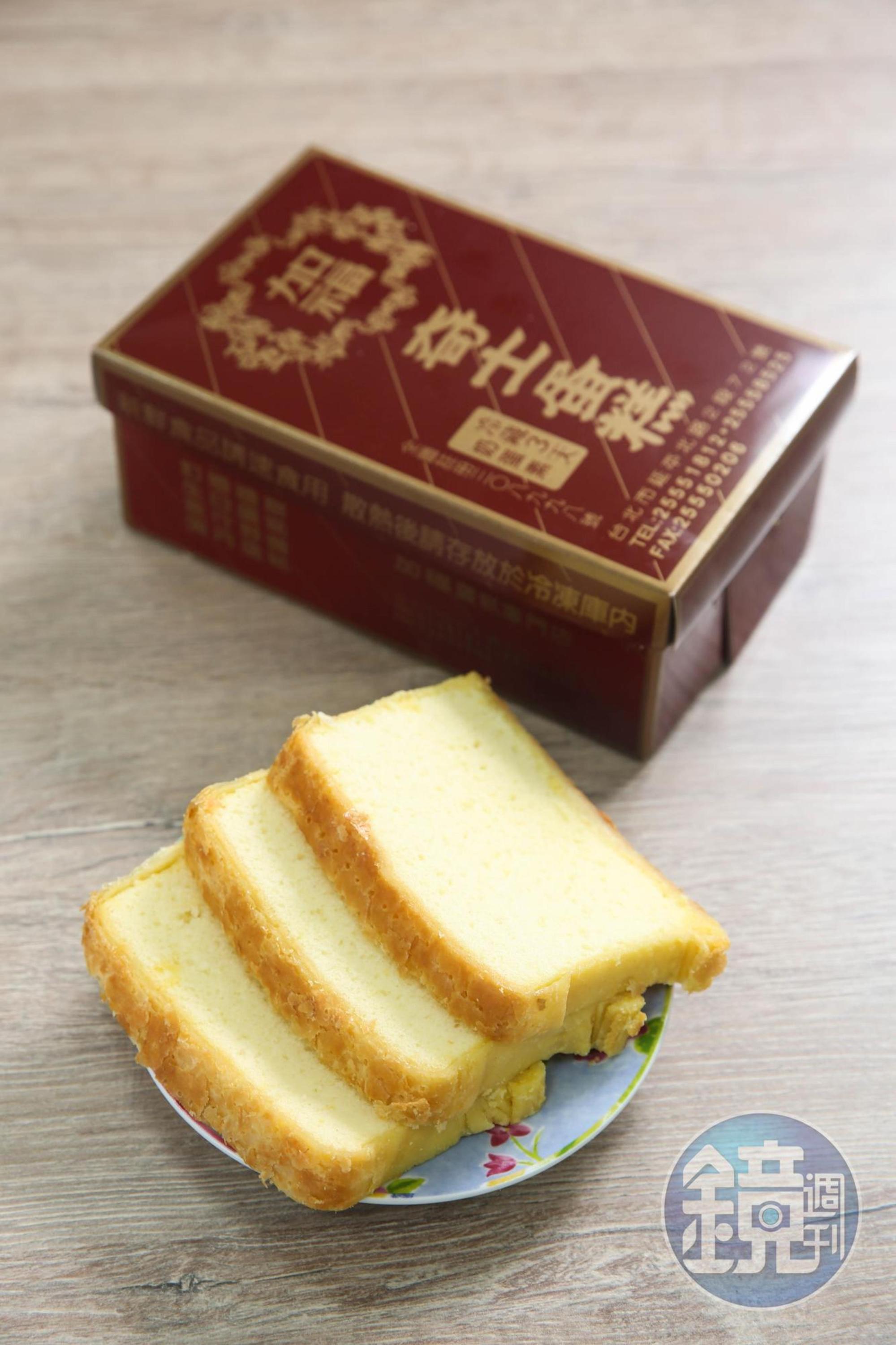 加福奇士蛋糕專門店的起酥蛋糕酥皮較油,香氣較重。(250元/盒)
