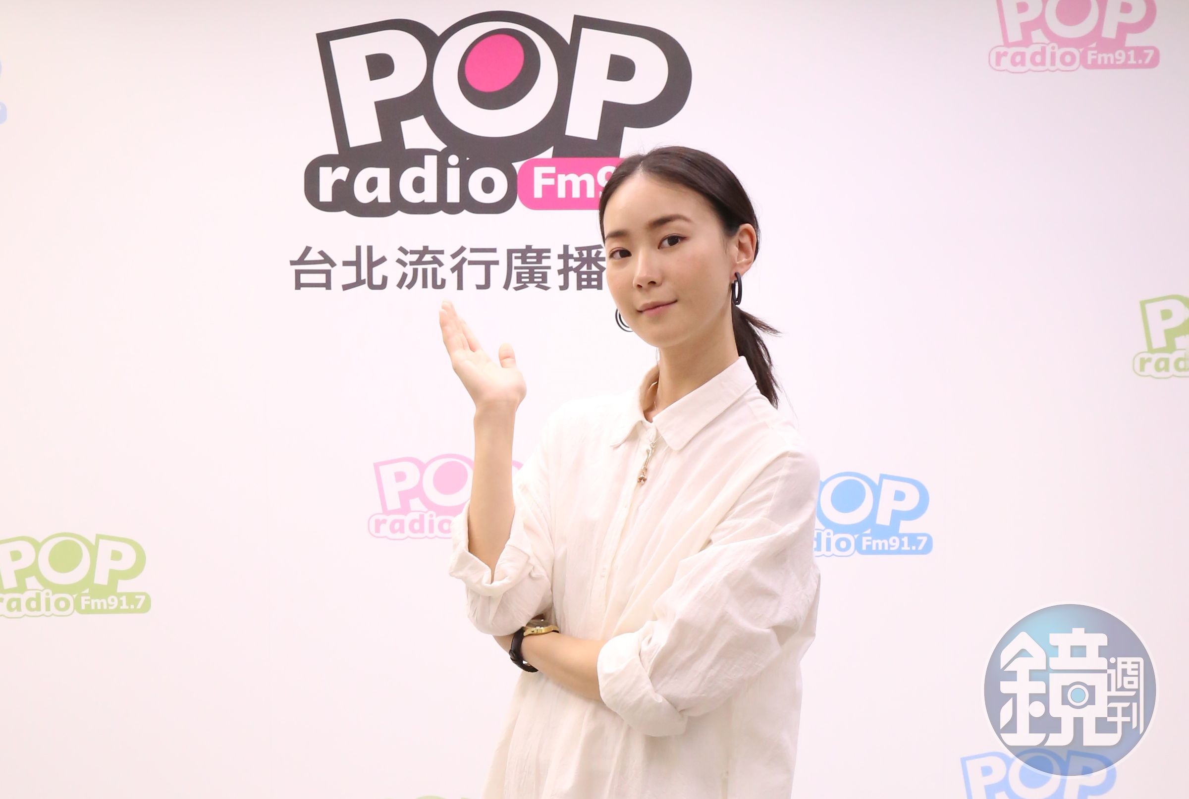 在大小銀幕表現亮眼的鍾瑶除了演員身分，還兼具咖啡廳及服裝品牌經營者。（POP Radio 提供）