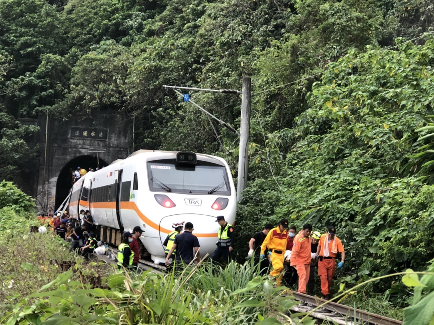 太魯閣號發生50死悲劇，花蓮縣旅館公會免費提供受難家屬及救難人員住宿。（讀者提供）