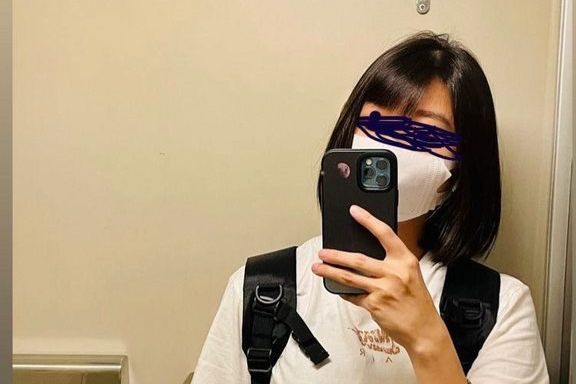 短髮妹發IG限時動態炫耀占用高鐵廁所。（翻攝自Dcard）