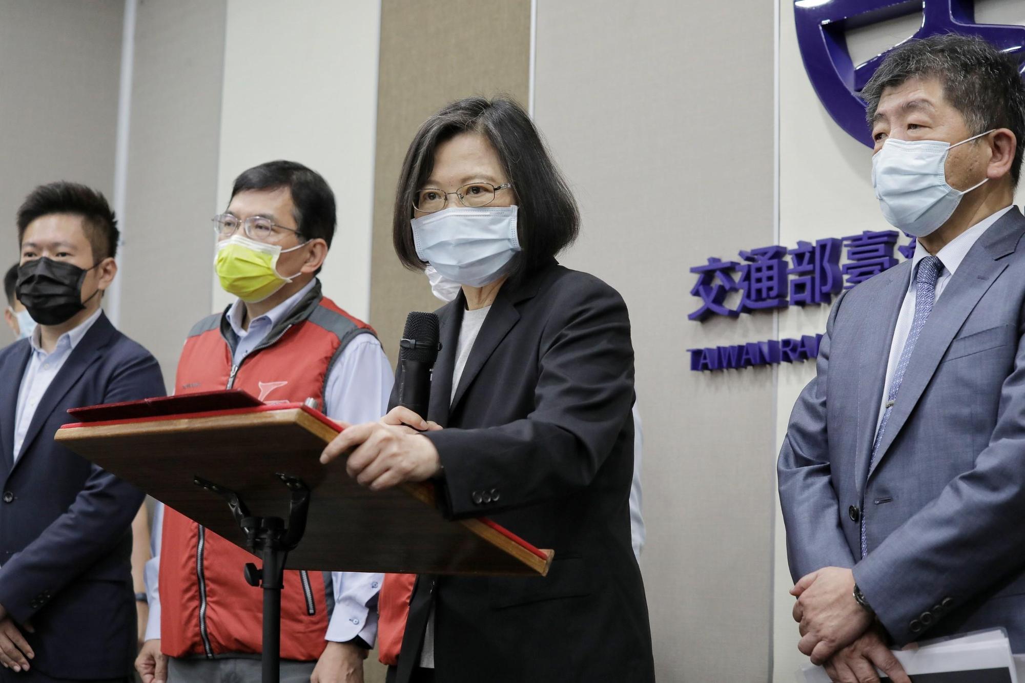 針對太魯閣號出軌事故，政府於昨日成立應變中心及前進指揮所。（總統府提供）