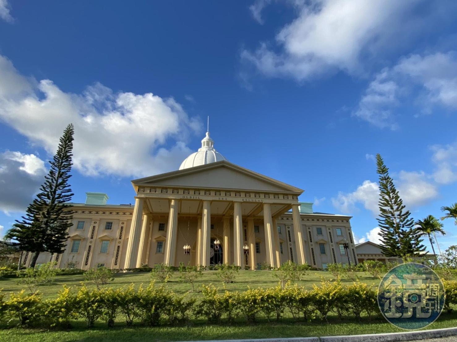 小白宮不對外開放，因此只能在此處拍一張。