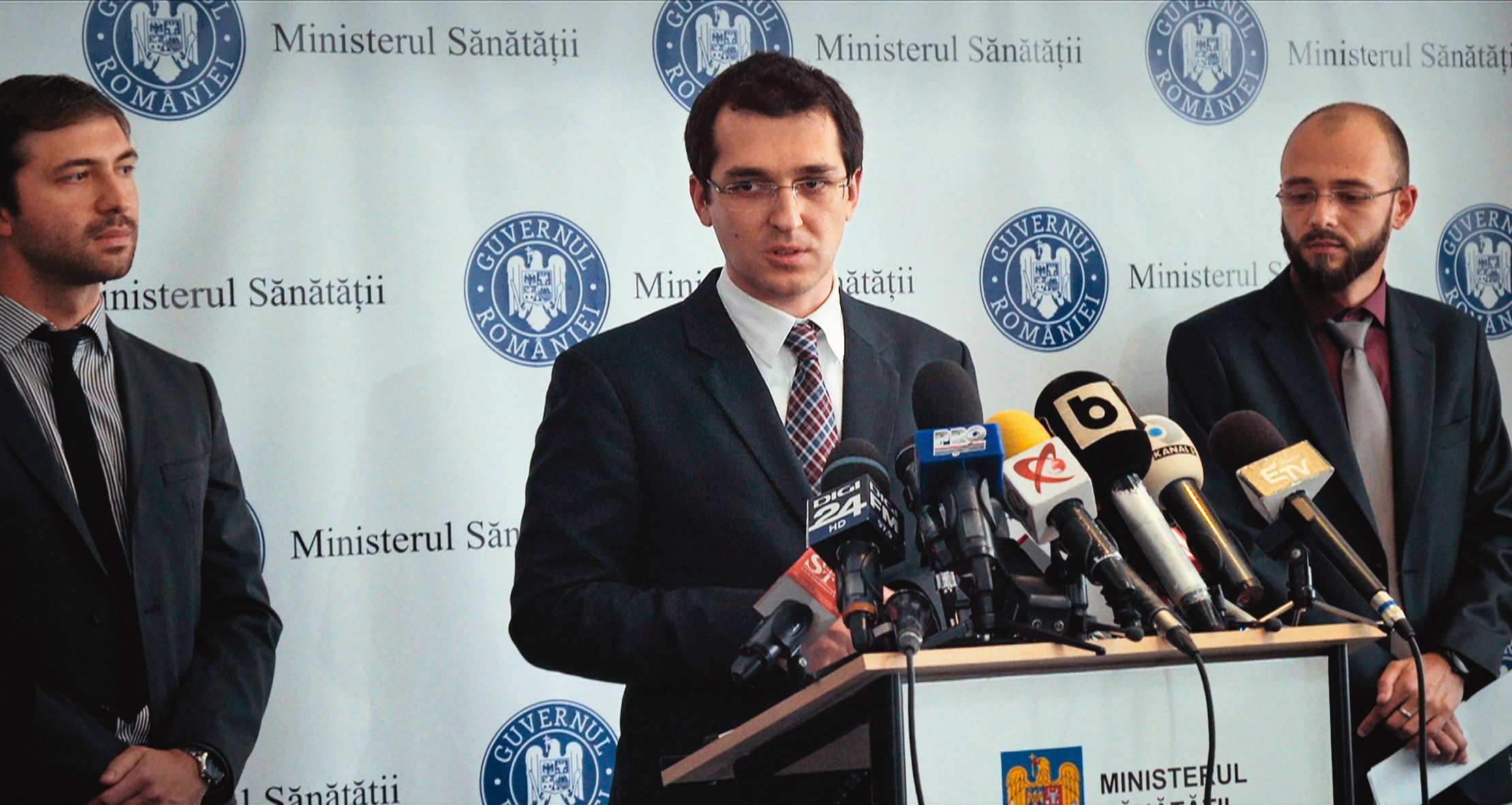 羅馬尼亞夜店一場大火燒出醫療體系崩壞與國家機器的暗黑操作，紀錄片反映民眾的健忘與民粹，鏗鏘有力卻不流於煽情。（好威映象提供）