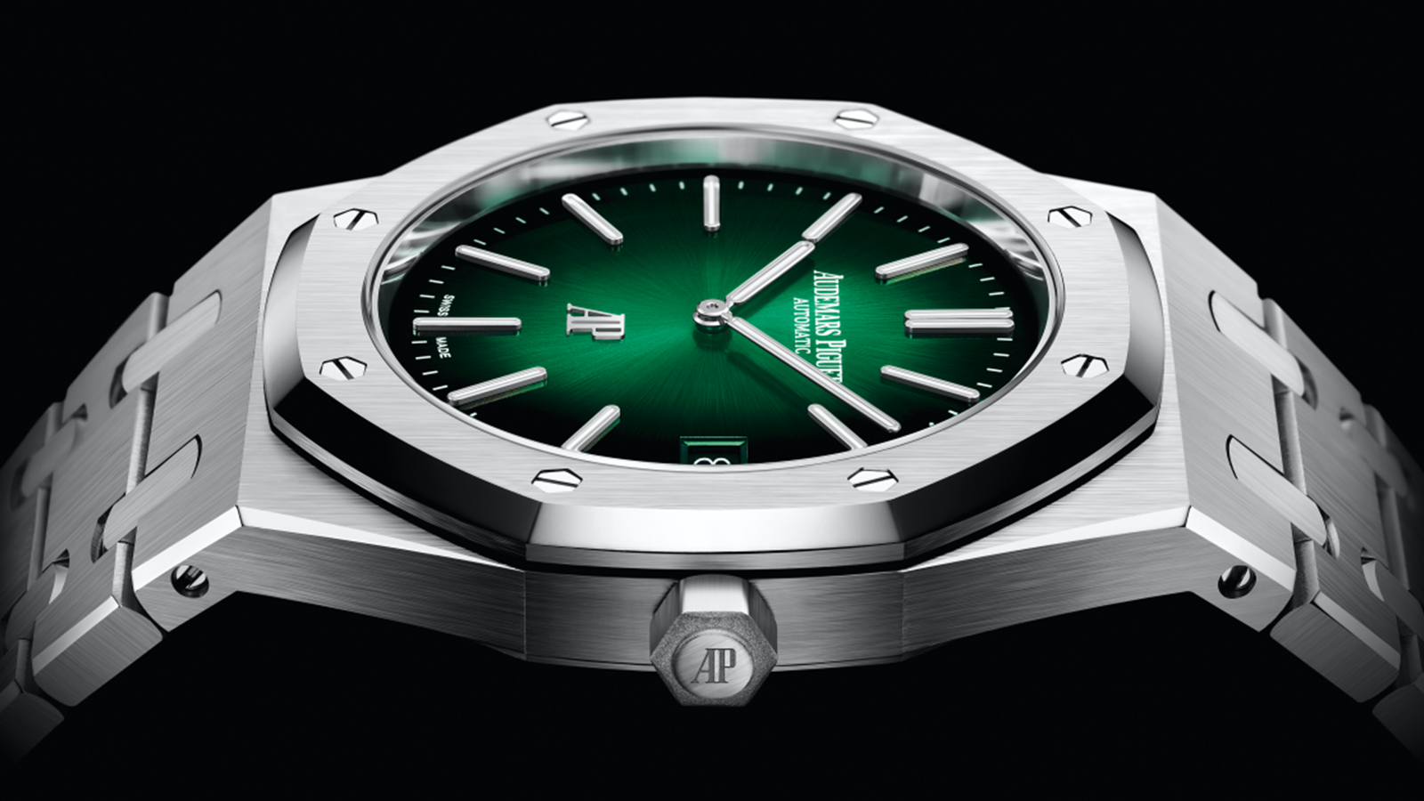 AP Royal Oak "Jumbo" Extra-Thin｜錶徑39mm／鉑金材質／時間及日期指示／2121自動上鏈機芯／防水50米／建議售價：NT$ 3,211,000