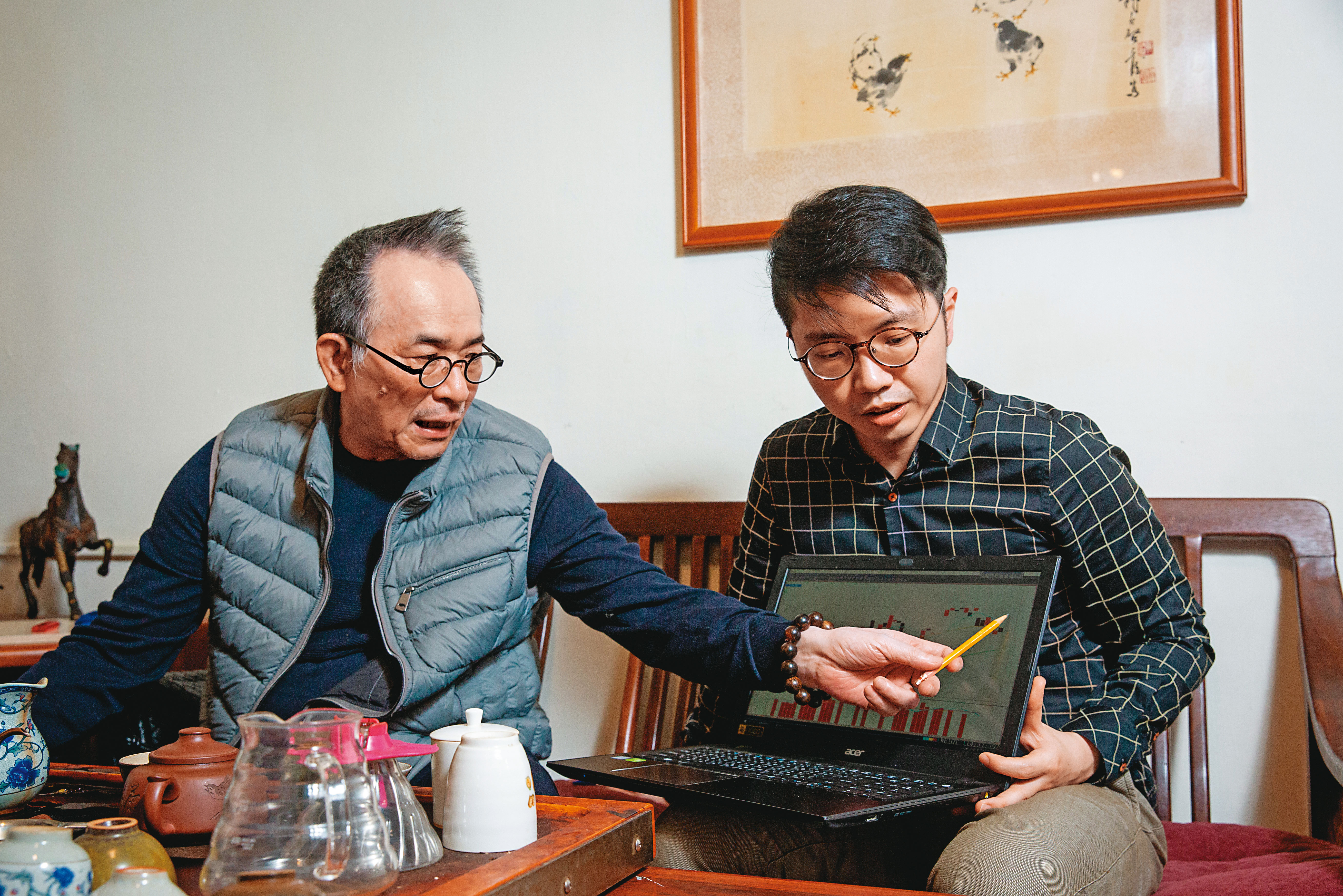 以技術派大師蕭明道(左)為師,廖崧沂(右)一點就通,因此又暱稱2.0(1.0的升級版)。