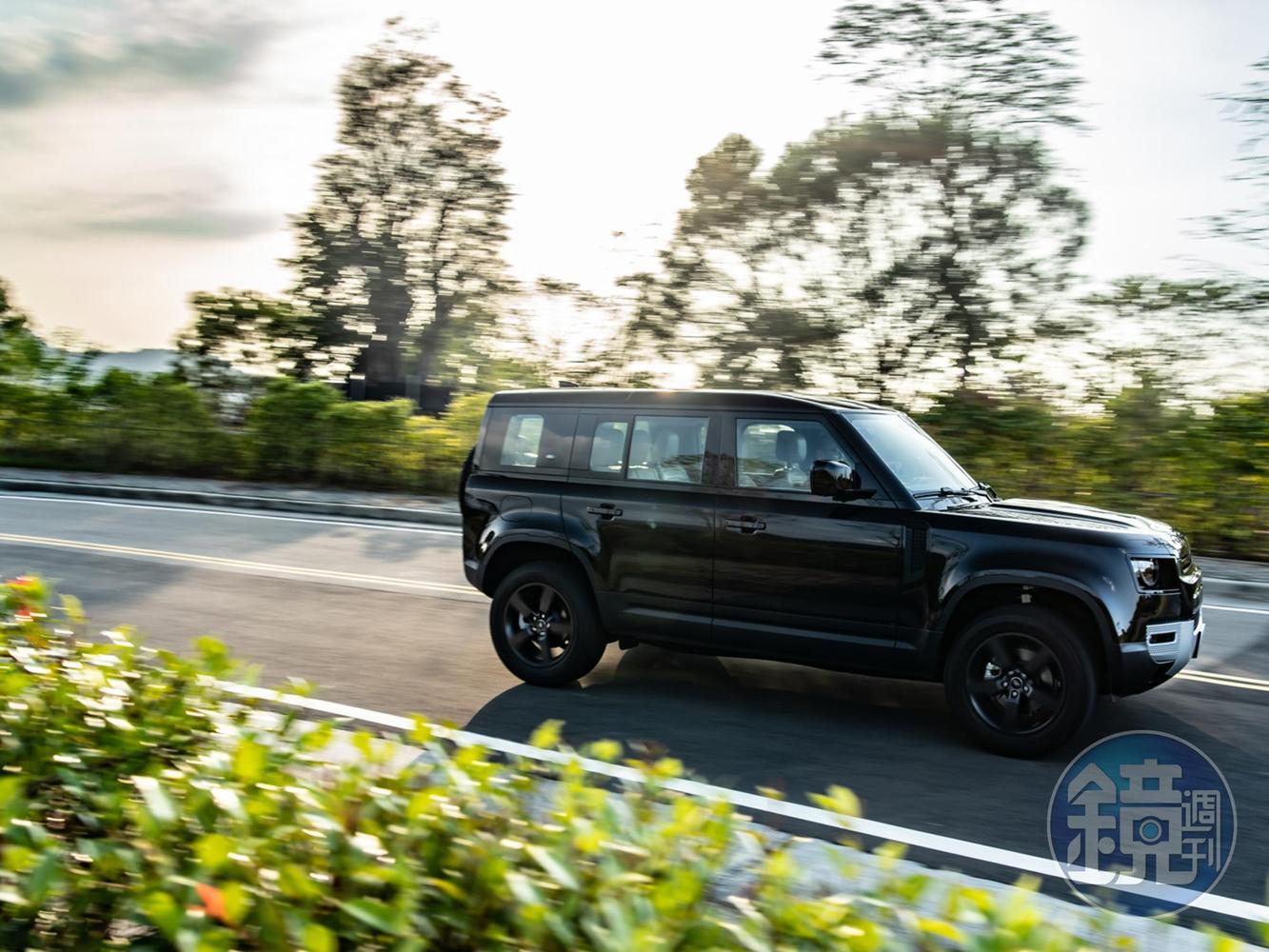LAND ROVER Defender 110 P300 HSE