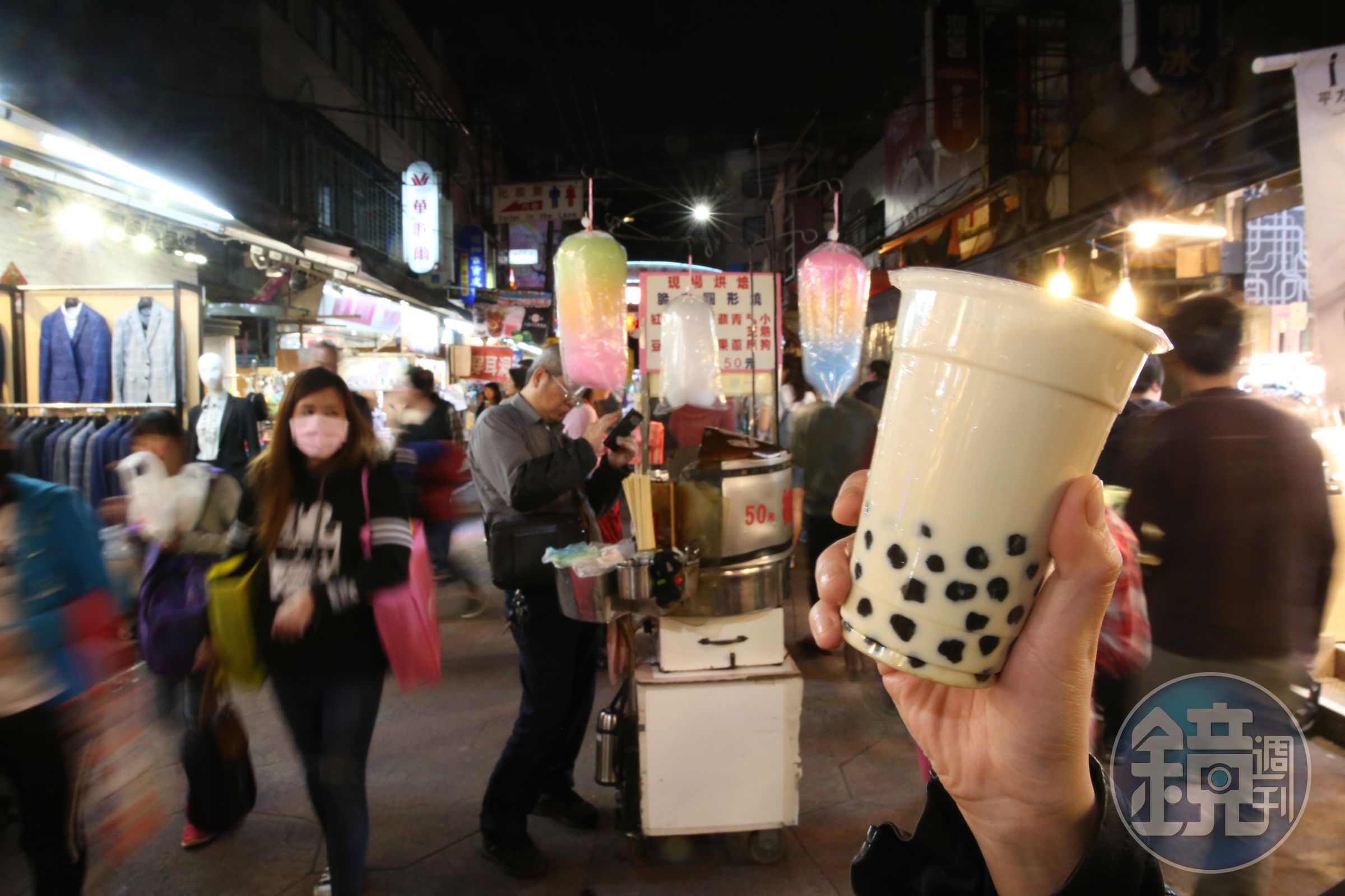 製作珍珠奶茶的過程需要用到大量水資源。（本刊資料照）