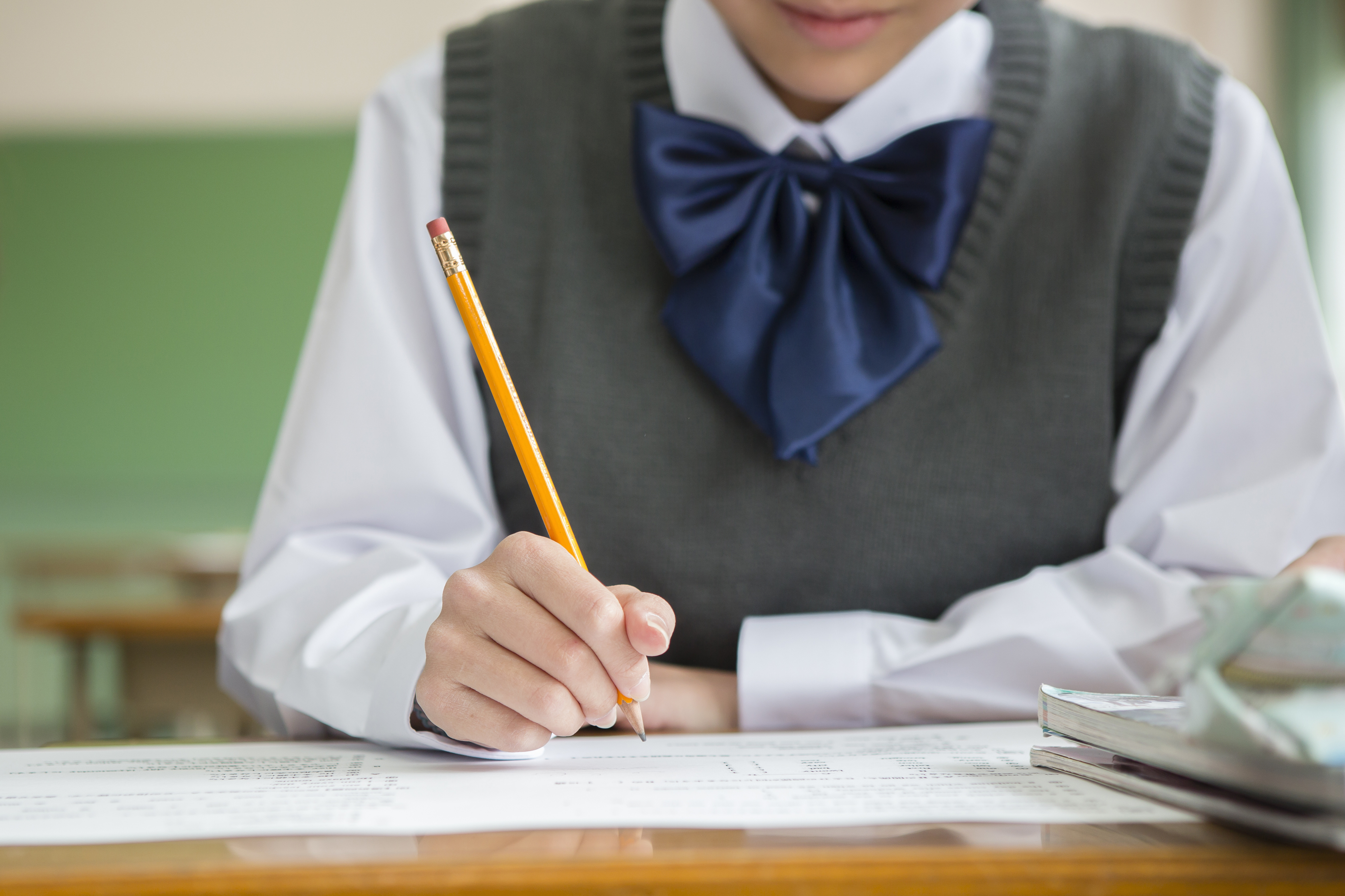 台灣父母都希望孩子能考上更好的學校，不少人從小就開始補習。（東方IC）