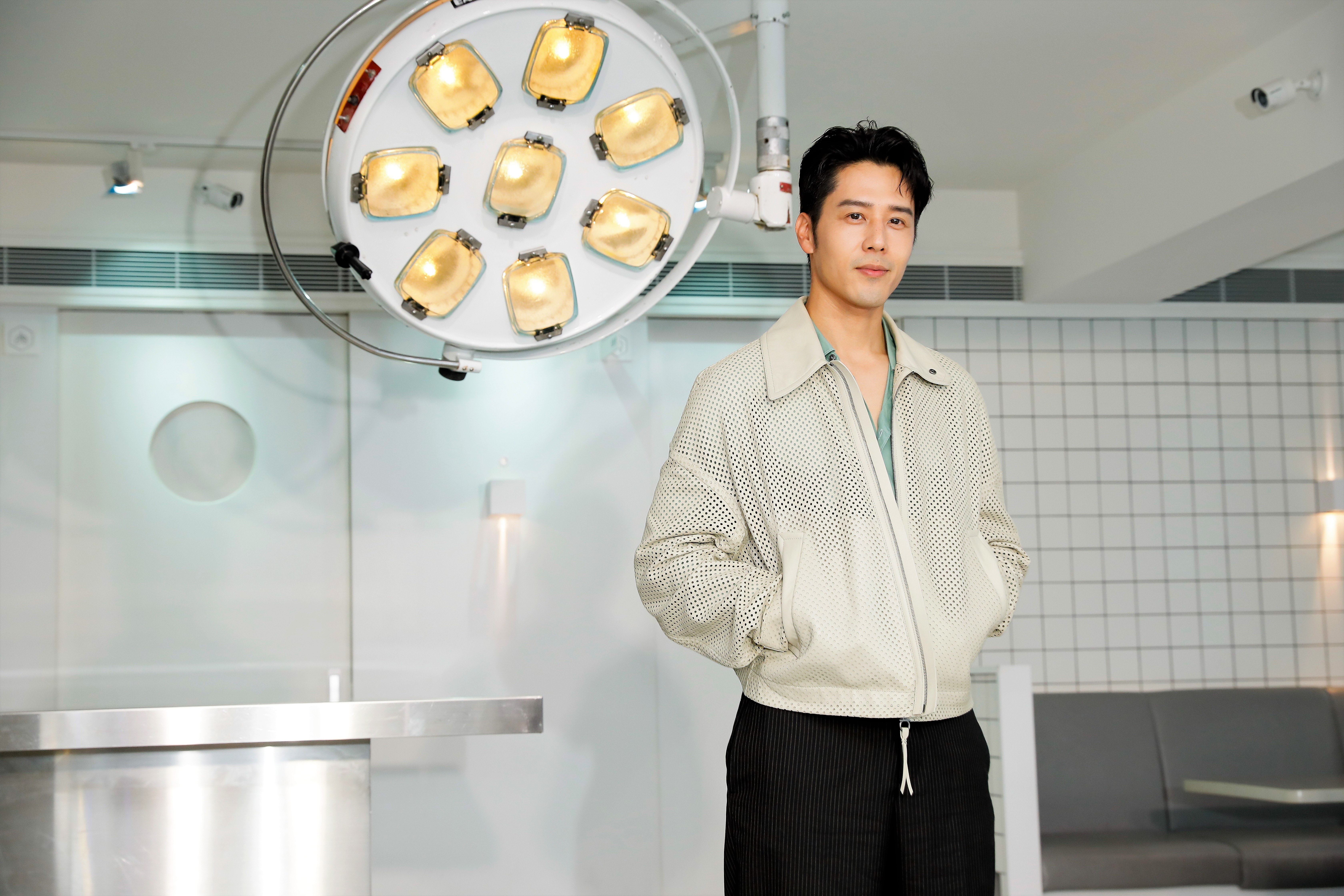 胡宇威為戲克服深潛恐懼。