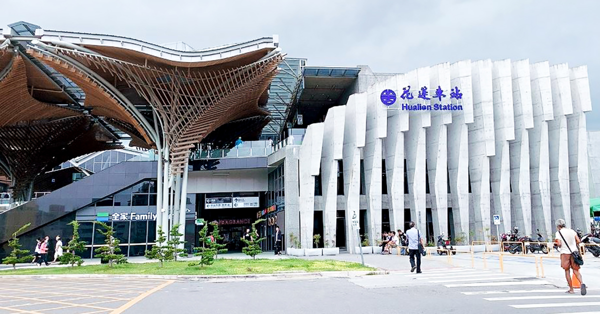 東台灣突破60家店、超過1000位經紀人服務,探討永慶加盟三品牌領先同業原因,其保護消費者的種種作為,功不可沒。