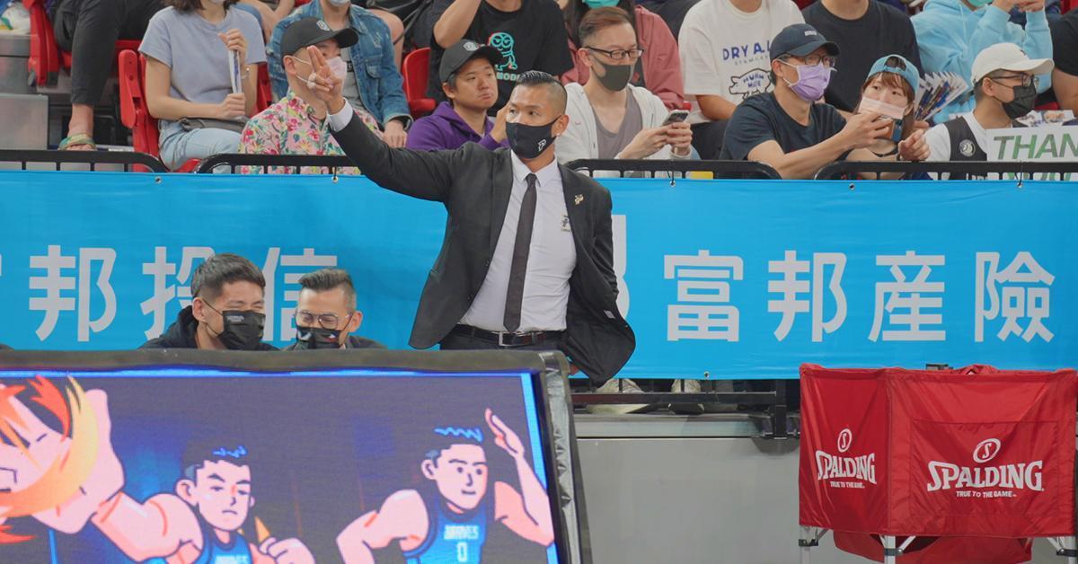 P. LEAGUE+的執行長陳建州,開心發表與香港陀飛輪腕錶品牌萬希泉合作推出限量版「Black Angel陀飛輪腕錶」