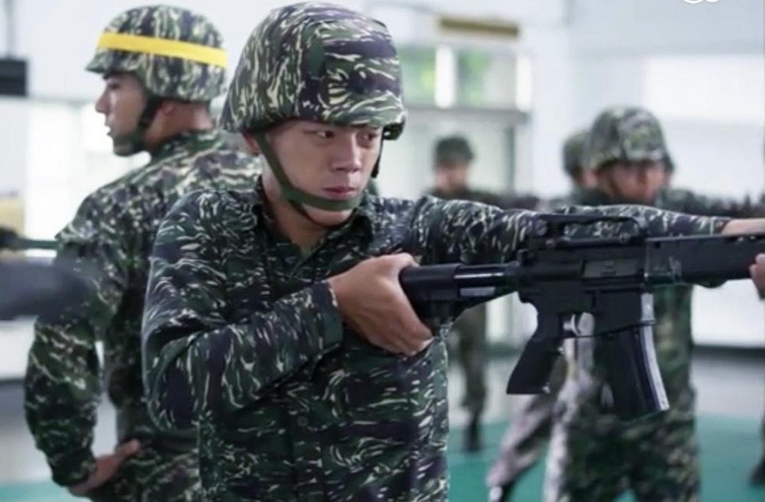 范子安曾演出《女兵日記》系列。(翻攝自范子安IG)