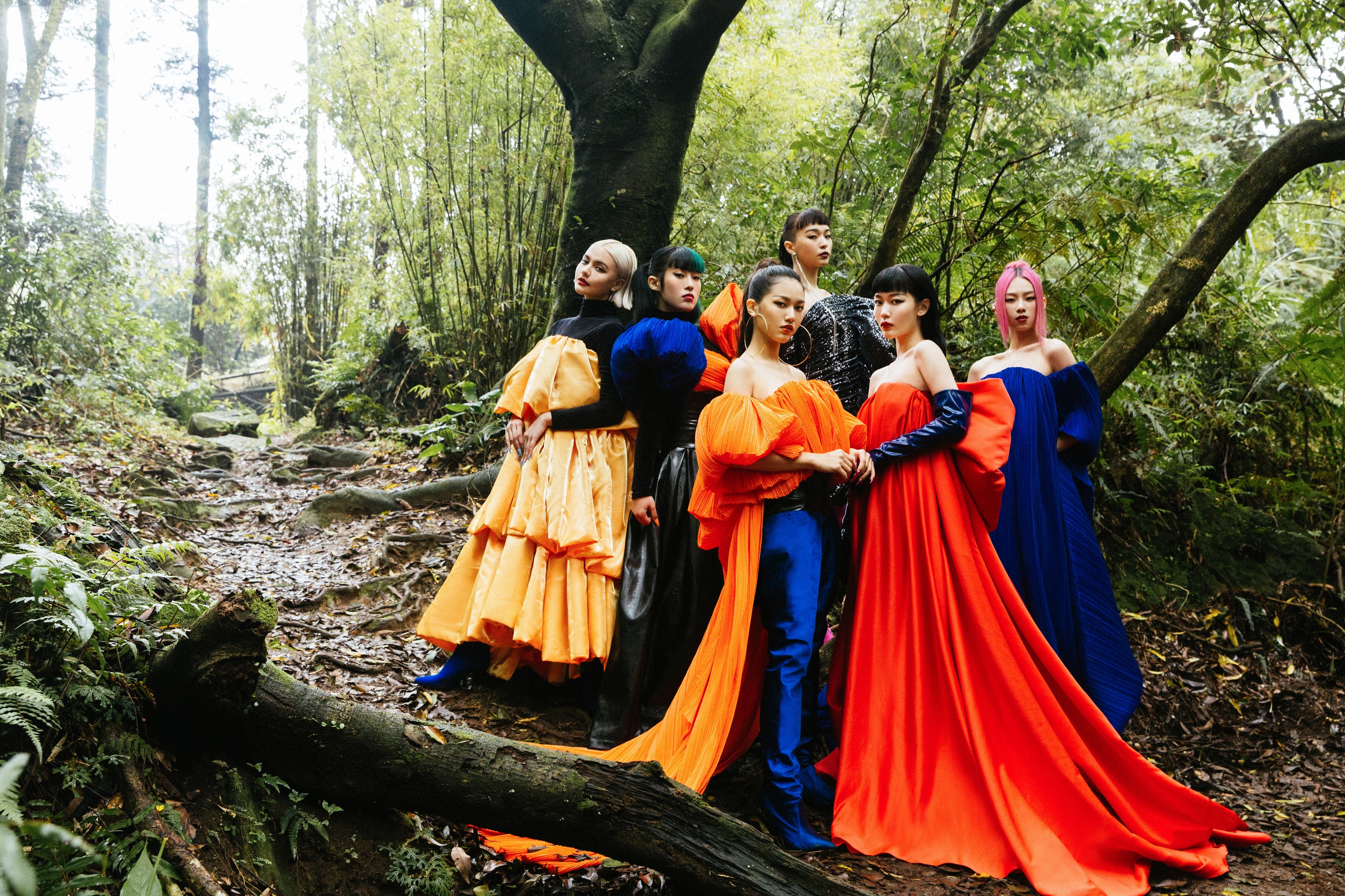 女團HUR推出抒情歌〈Need No More〉， 詮釋女孩面對愛情要迎合對方亦或是忠於自我的猶豫心境。（AOA ENTERTAINMENT LAB提供）