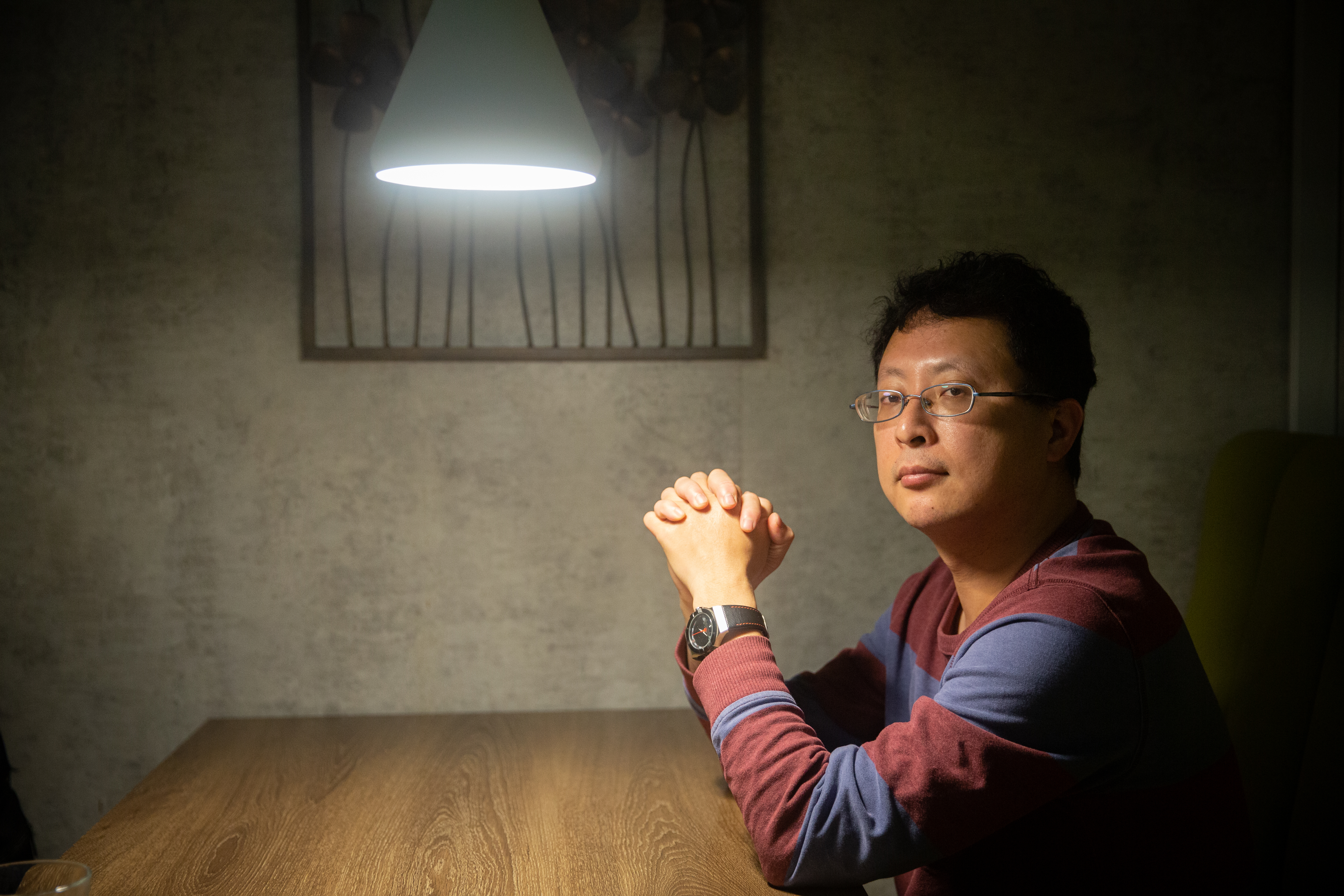 林秉鴻受訪多次，往事一再復刻，此次受訪卻不同以往，多了許多「顧慮他人」的情感表述。