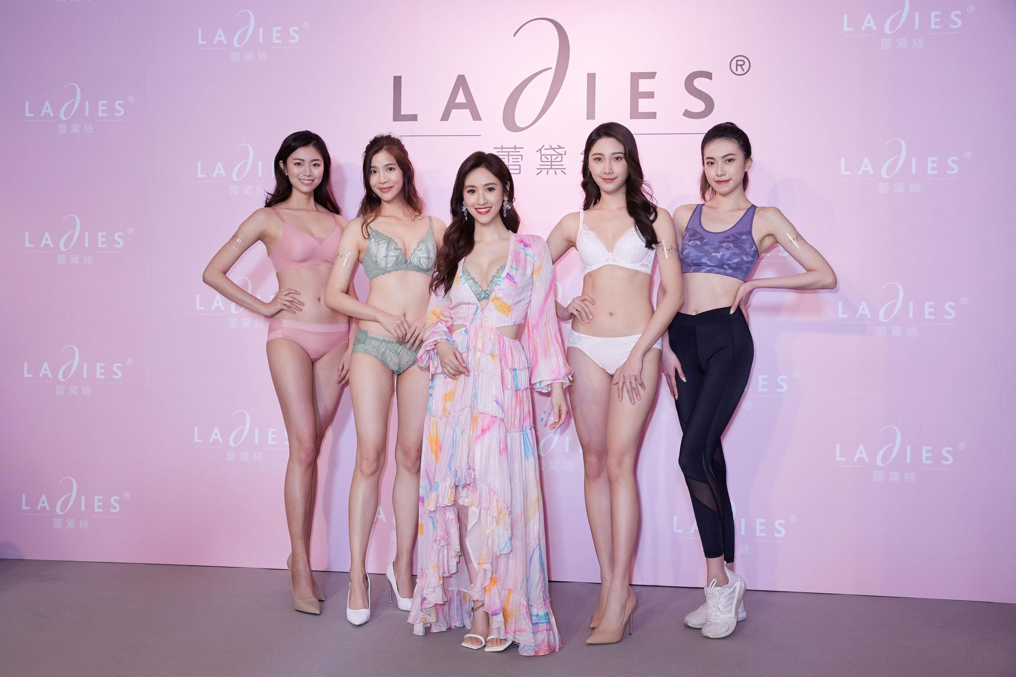 吳姍儒和一群波濤洶湧的女模合照,稱讚眾人身材都比她好。(蕾黛絲提供 )