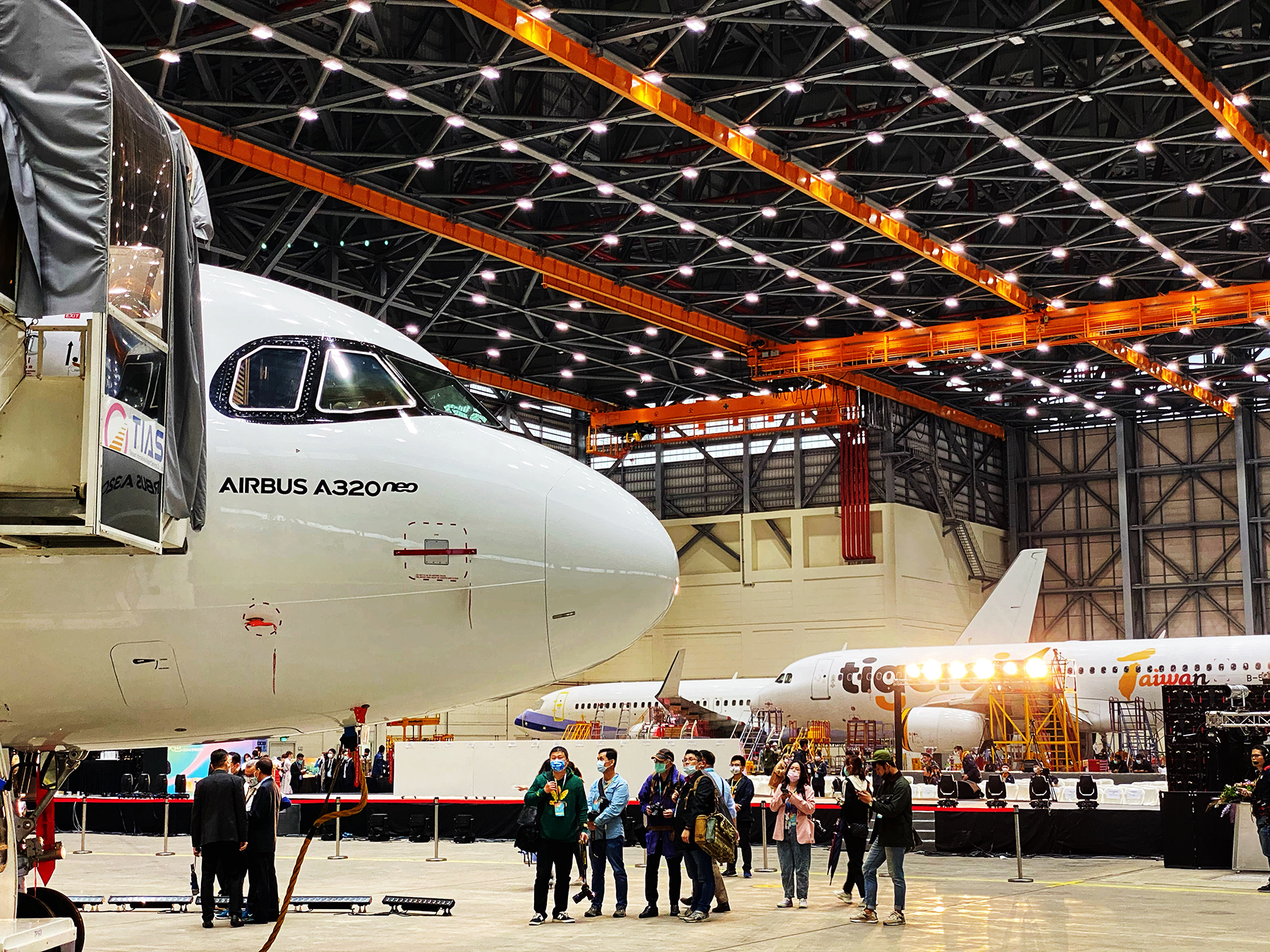 A320neo的駕駛艙視窗宛如戴上一副帥氣的黑色墨鏡。