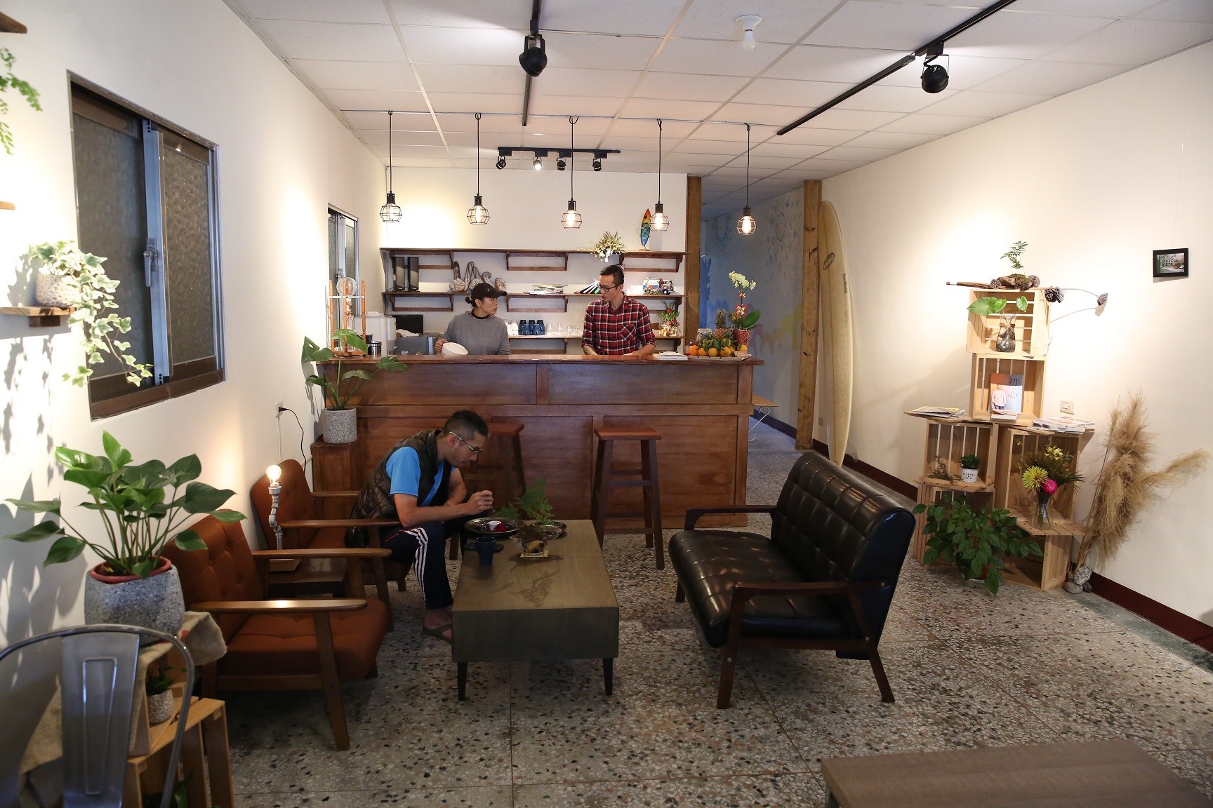 小店頗有文青風格，座位數不多但都能坐滿。