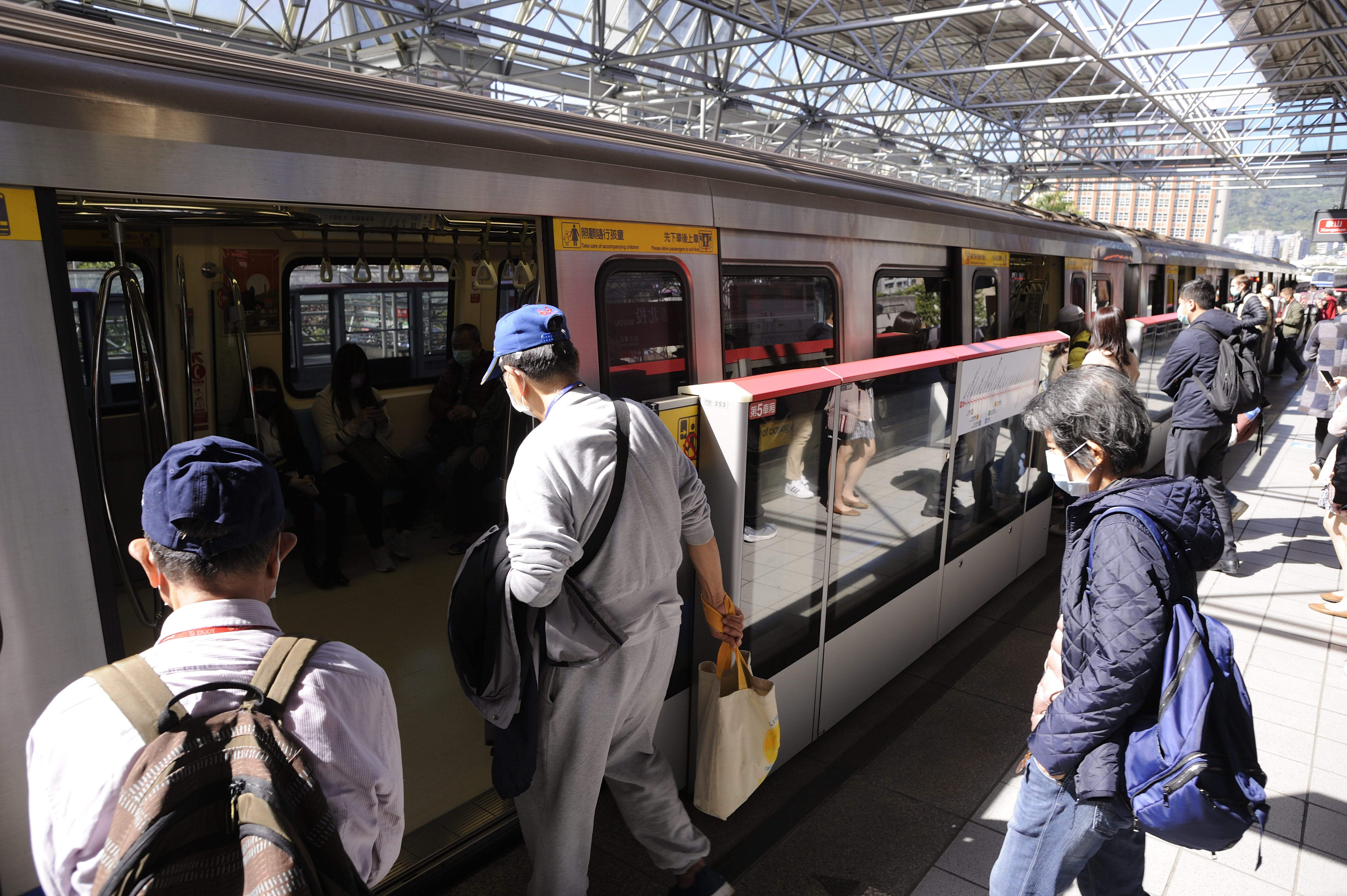 旅客在搭乘期間因捷運公司原因致意外傷亡，死亡最高理賠500萬元。（本刊資料照）