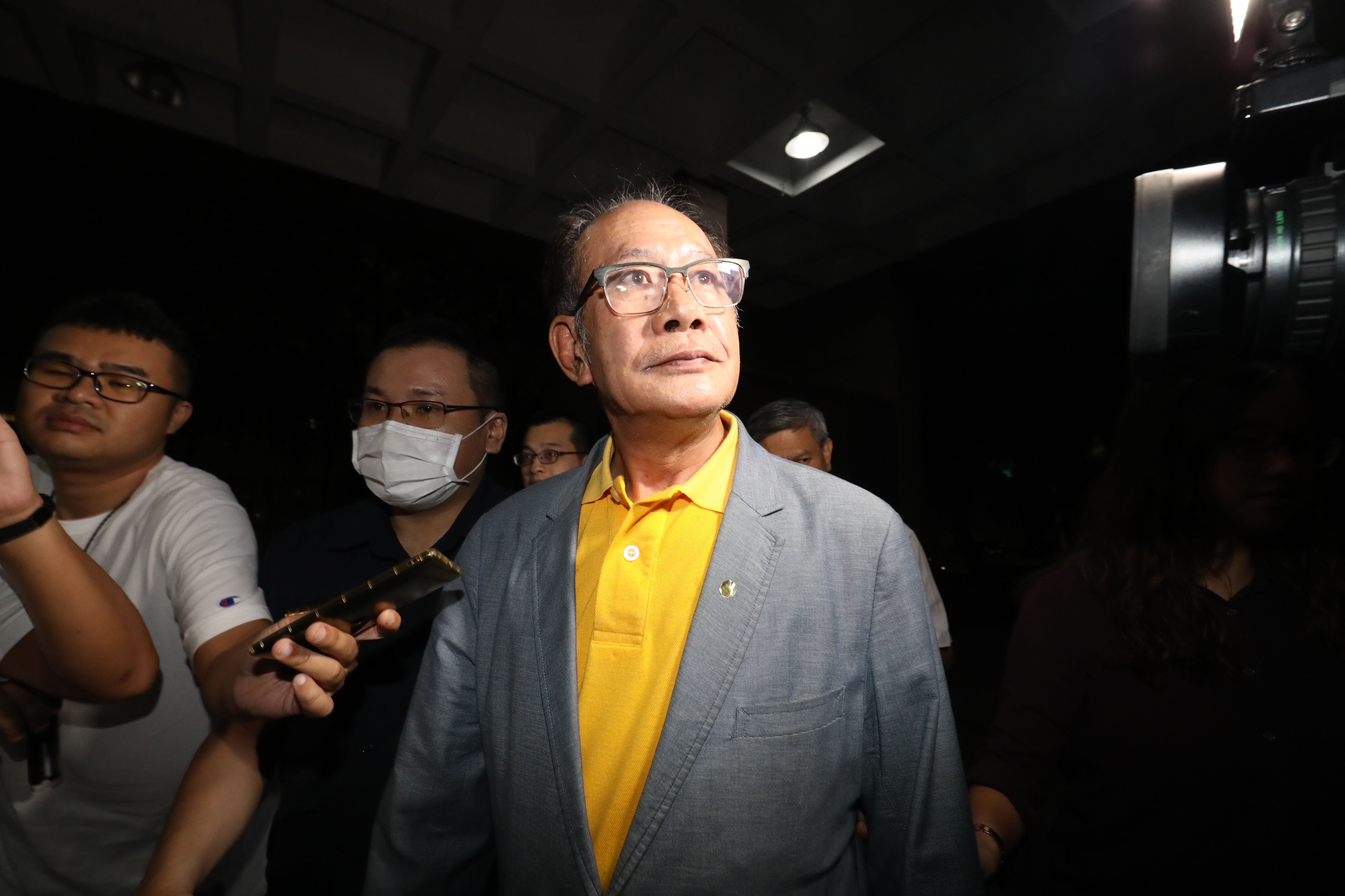 陳超明去年11月仍被收押期間，他的存款大幅縮水僅剩11萬餘元。