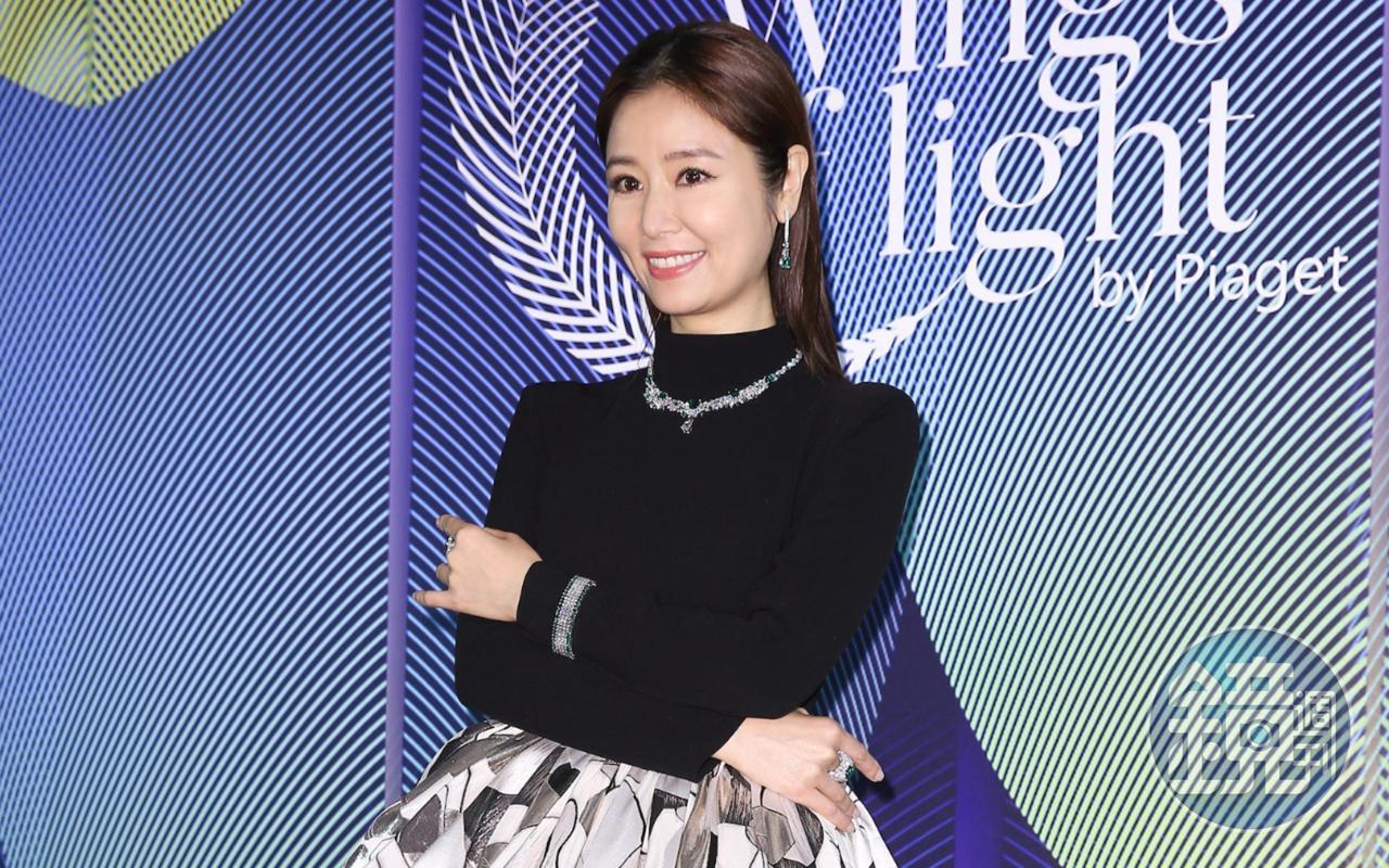 林心如出席PIAGET「光之羽翼」頂級珠寶展,配戴上億珠寶的她,笑稱自己很久沒這麼漂亮了!