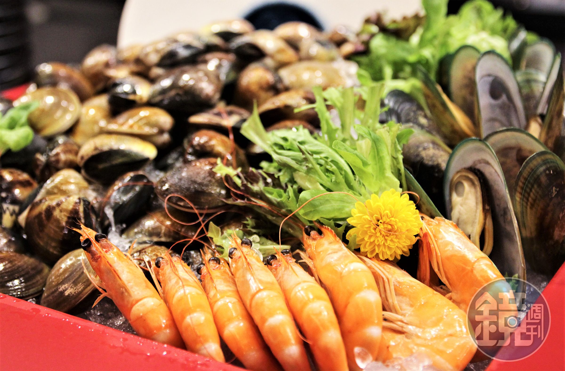 來到大港，「旭集和食集錦」結合進口、在地海鮮食材，將美味豪邁呈現。