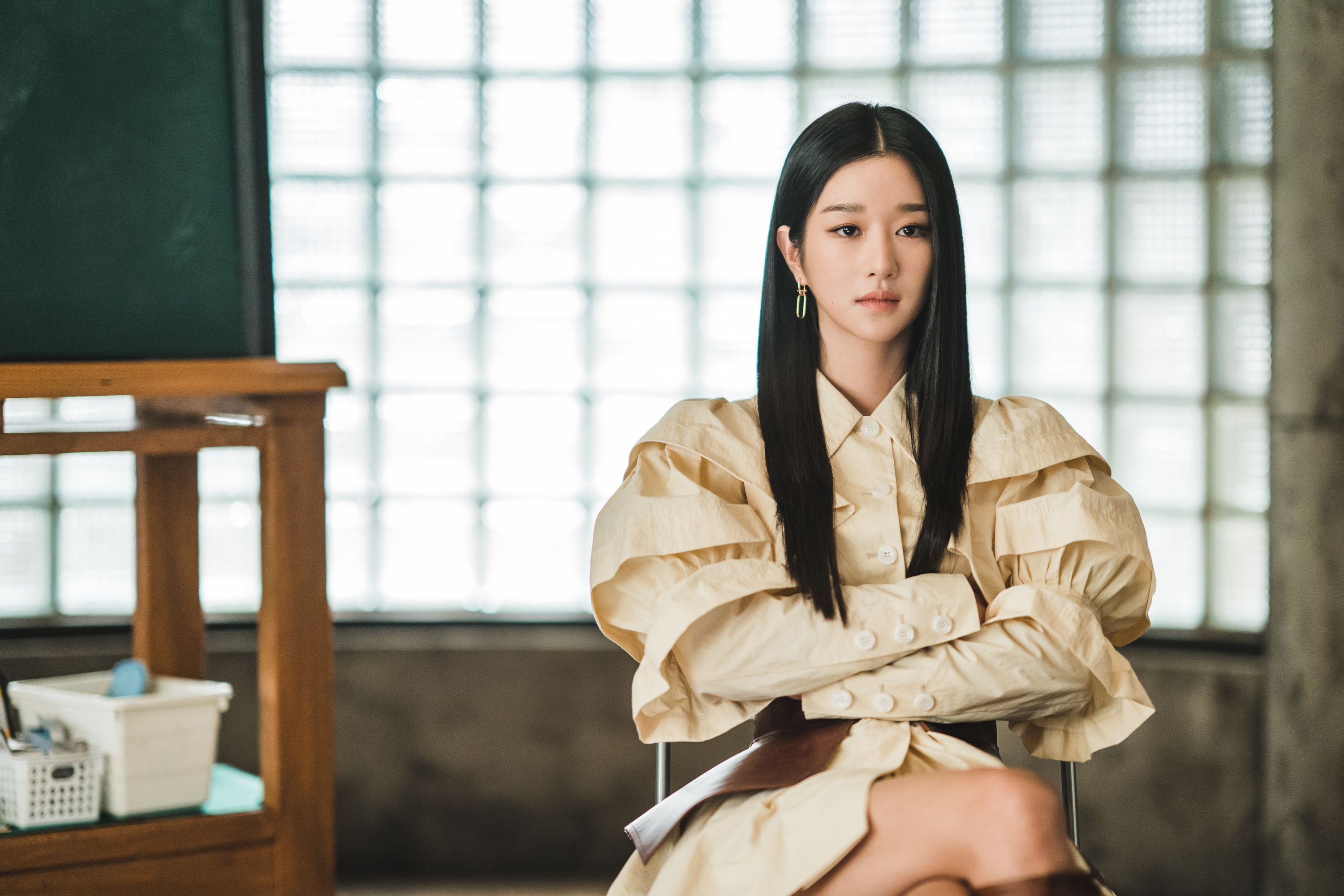 徐睿知在《雖然是精神病但沒關係》飾演的高文英個性傲慢自我。(Netflix提供)