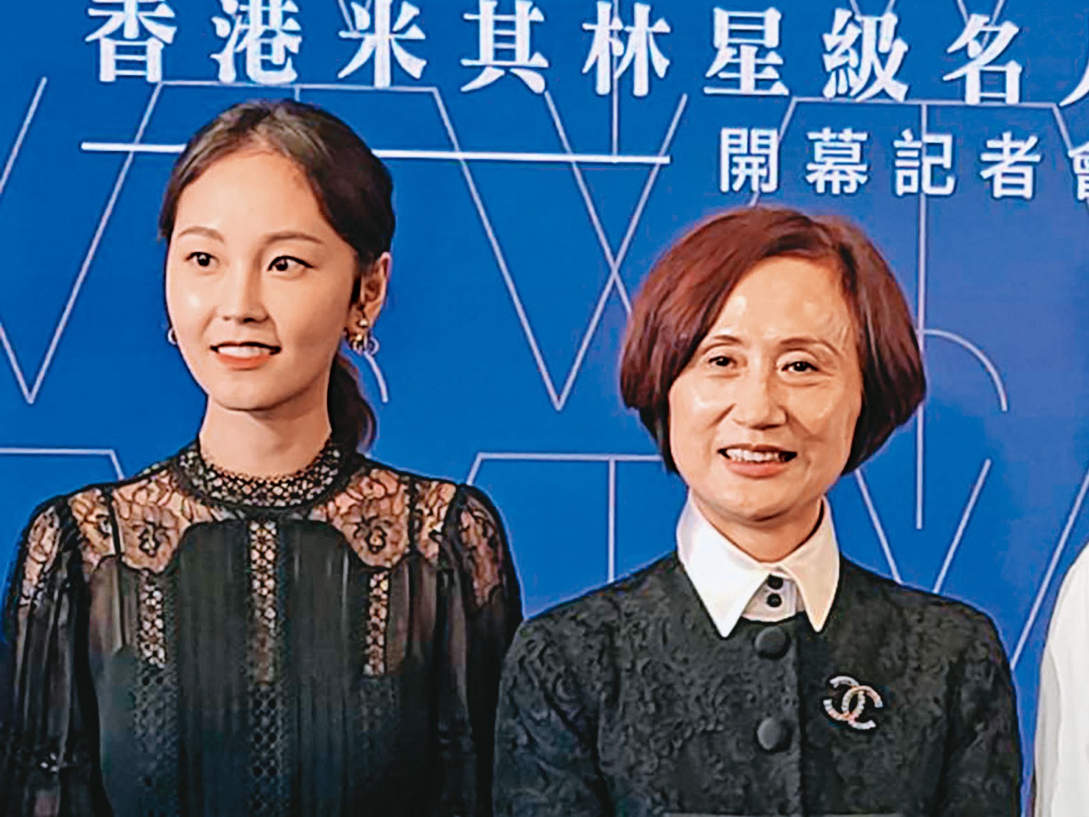 漢來集團第2代接班人侯嘉騏(左)是留美學霸,將銜父親侯西峰之命出任職籃「全家海神隊」領隊。(中央社)