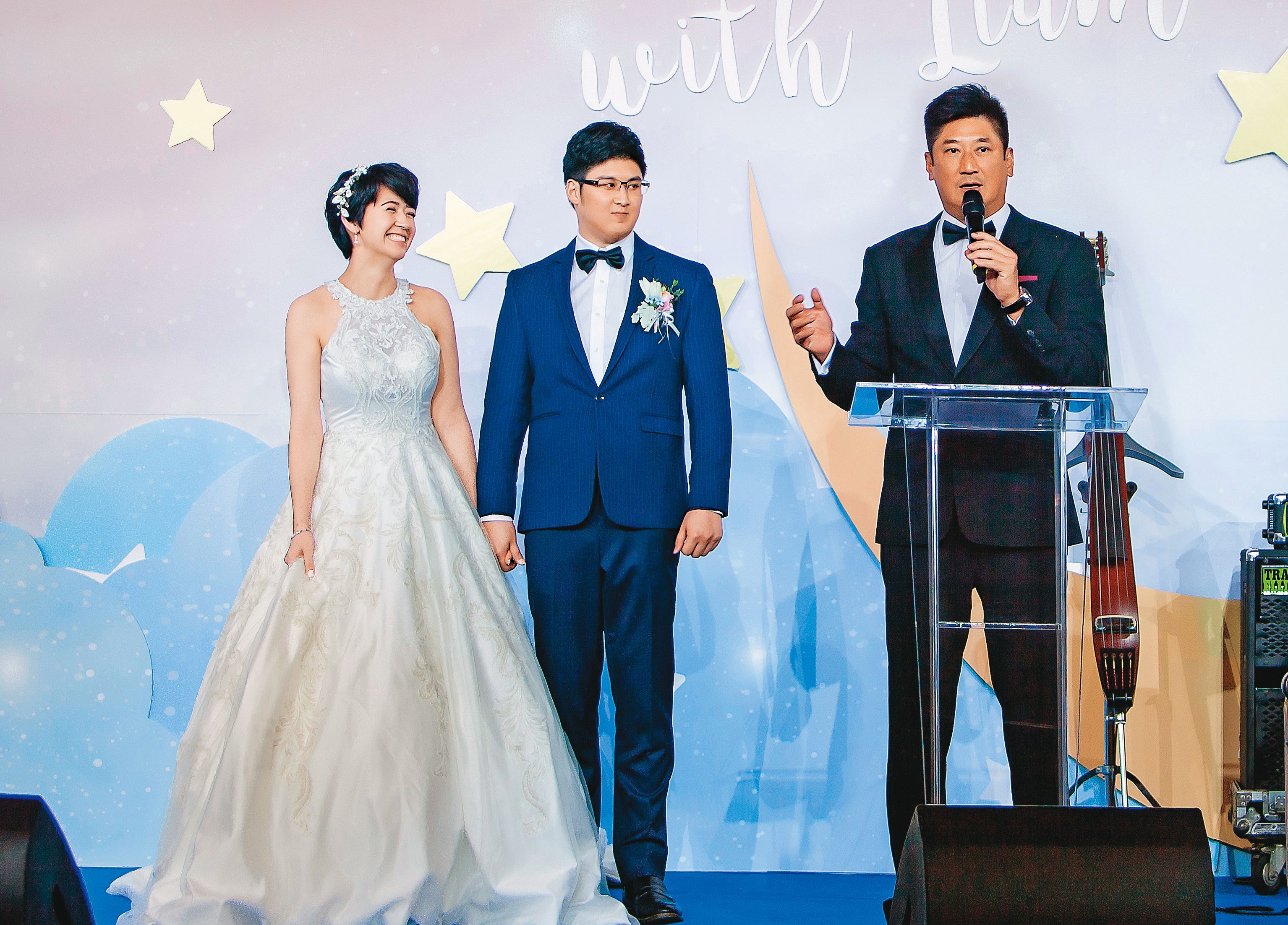 中信慈善基金會董事長辜仲諒（右）推動PLG職籃第6隊，將由兒子辜昱銓（中）出任領隊。（讀者提供）