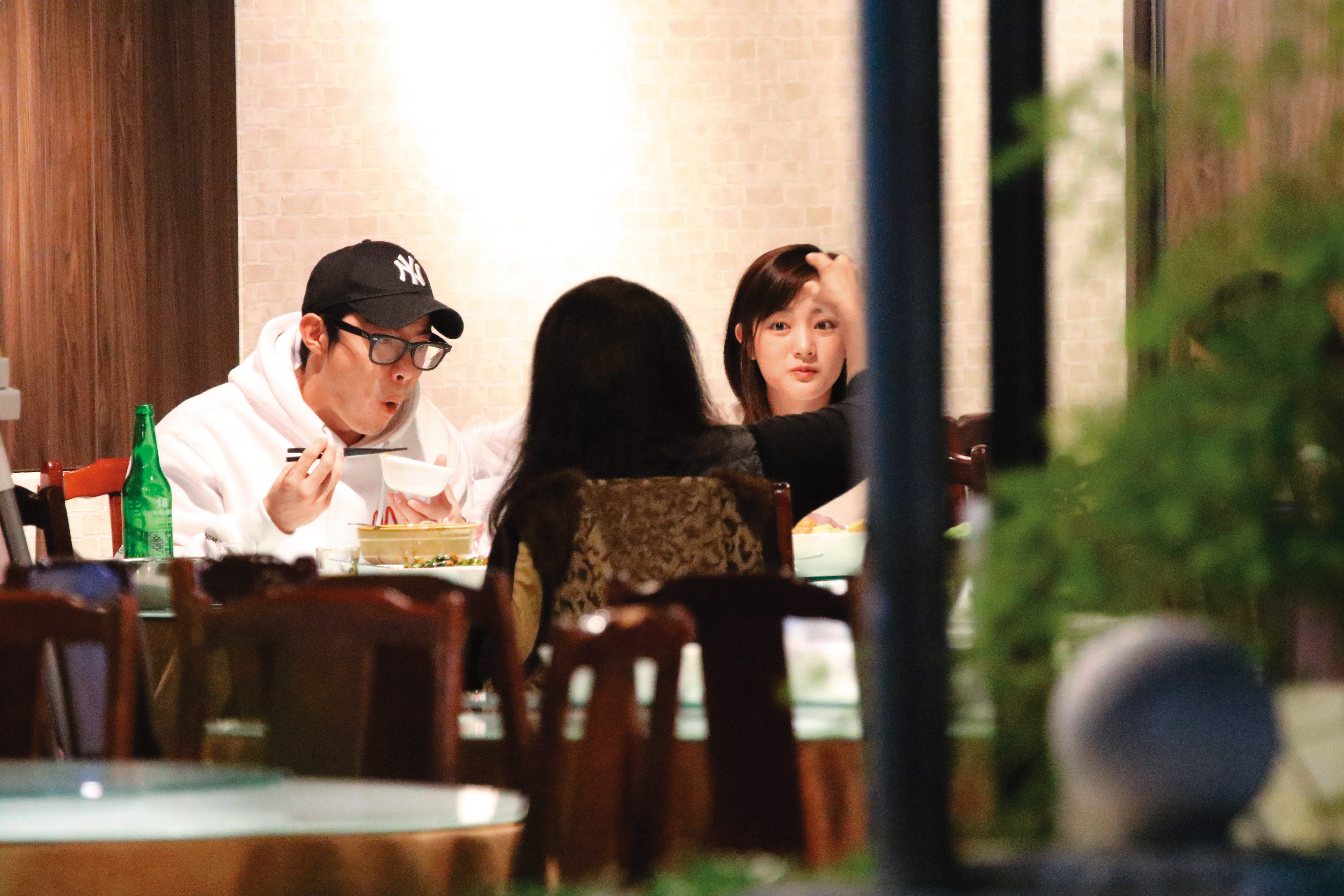 王柏傑（左）與王淨（右）原本已到見家長吃飯的地步，但還是不了了之；王淨後來轉跟宋柏緯交往。