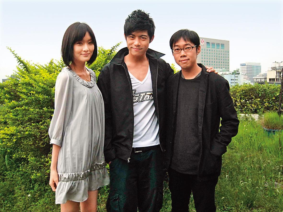 王柏傑(中)算是有名的「倒數第2個男朋友」,他在檯面上有交往或傳過曖昧的女星,後來紛紛都穩交、或結了婚。左為初家晴、右為林書宇。