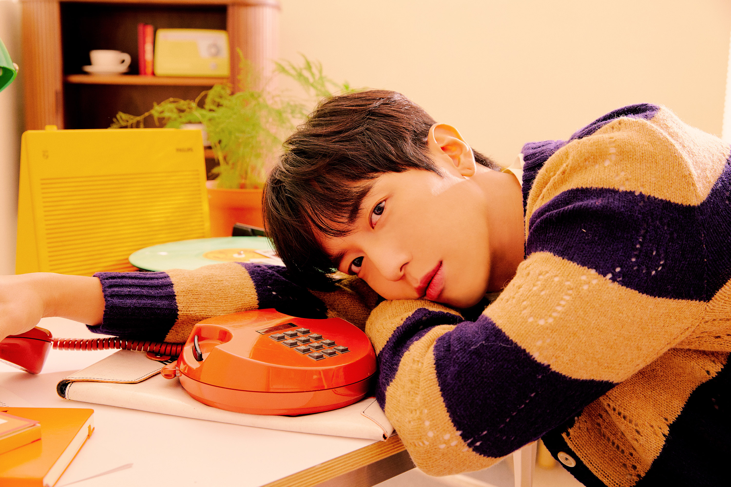 鄭容和今天宣布將在生日6月22日當天推出首張中文EP《和.唱 STAY IN TOUCH》。（華納音樂提供）