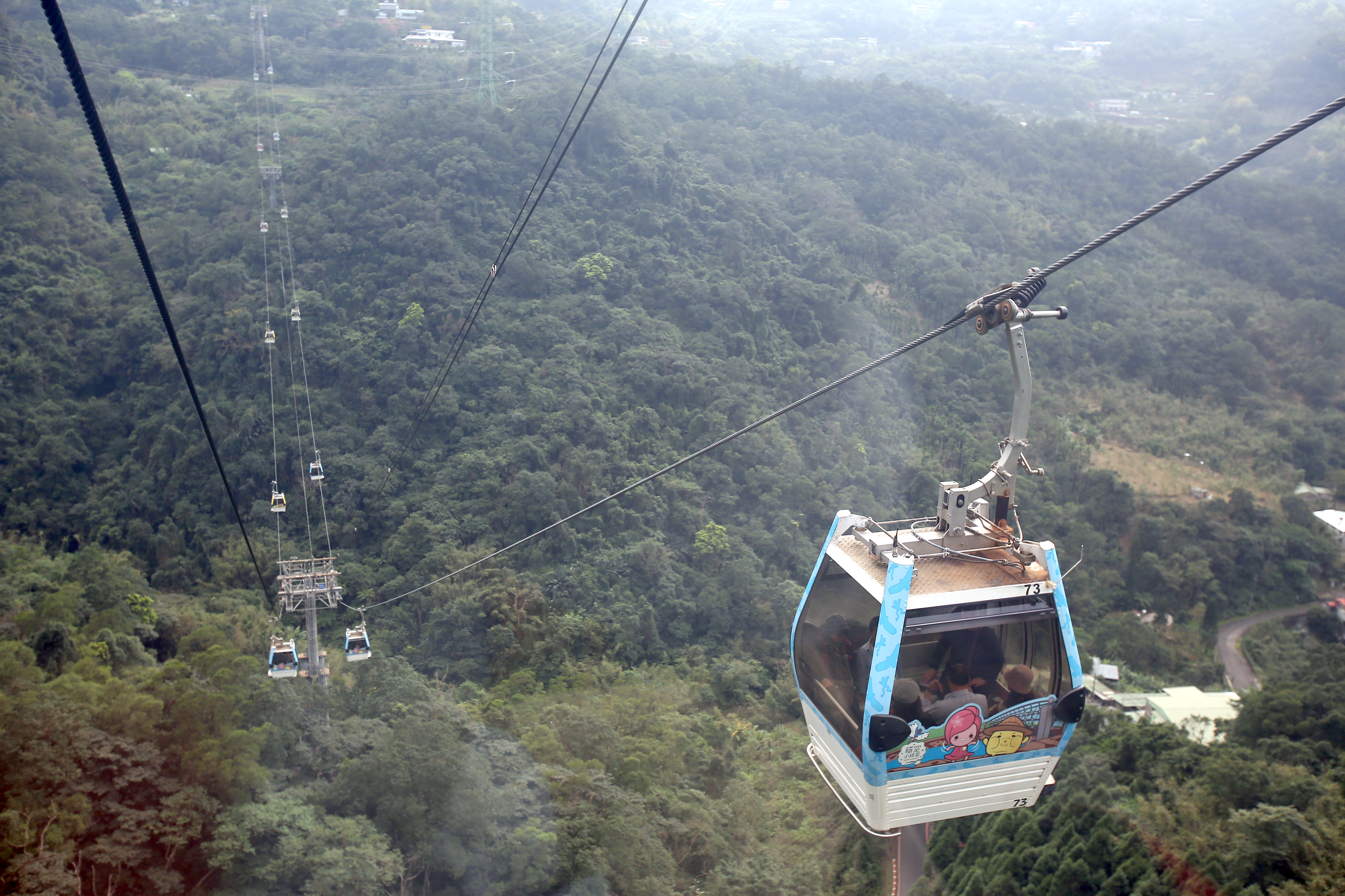 貓空纜車將於8月30日起暫停營運，進行為期約100天的換纜作業，預估營收將會短收約4,000萬元。（本刊資料照）