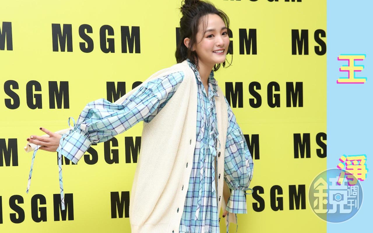 王淨以《返校》榮獲台北電影獎影后，笑說會幫衣服想一套「人設」，像演戲一樣揣摩角色。