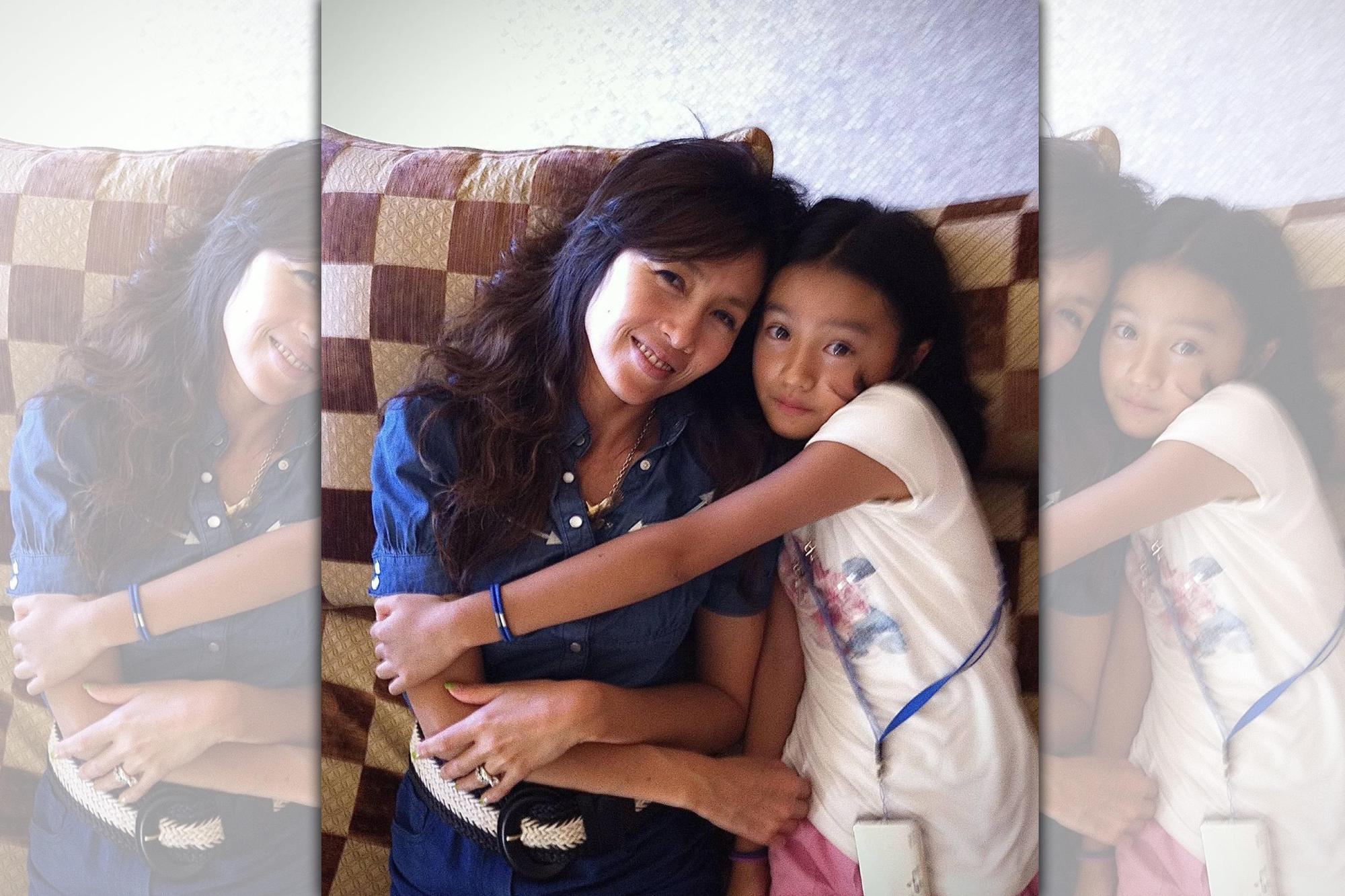 木村光希（右）分享兒時與媽媽工藤靜香的合照。（翻攝koki IG）
